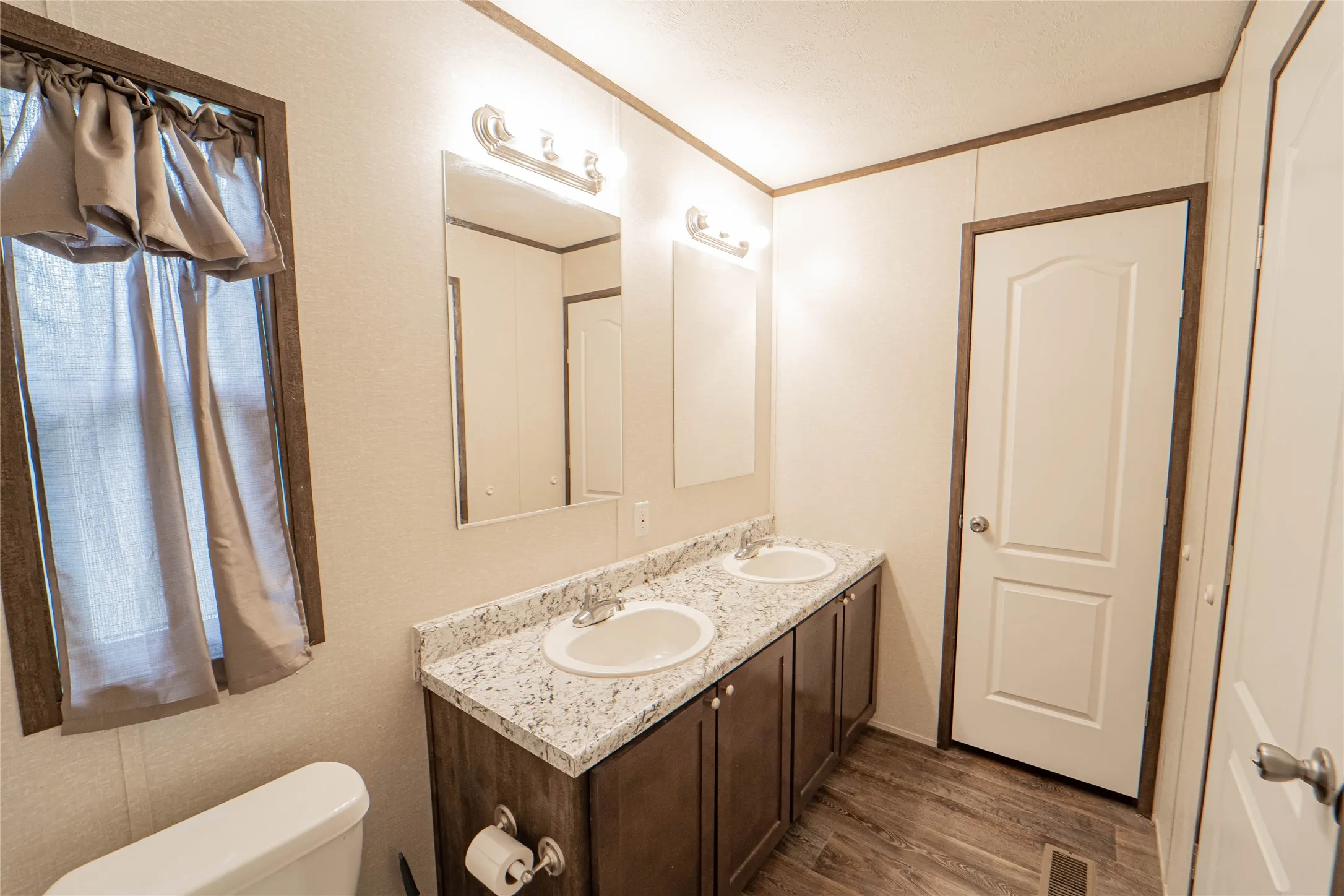 Manufactured Home For Sale in Stephens County , 2162 County Road 208, Breckenridge, Texas 76424, 2 Bedroom, 2 Bathroom, Garage spaces, 1,040 Sqft, built in 2016, mls#21257114, Real Estate Agent in Breckenridge, Homes For Sale in Stephens county, Homes For Sale in Breckenridge, Realtor in Breckenridge Texas, Real Estate Brokerage Independent Realty Texas, Luminita Cordes Realtor
