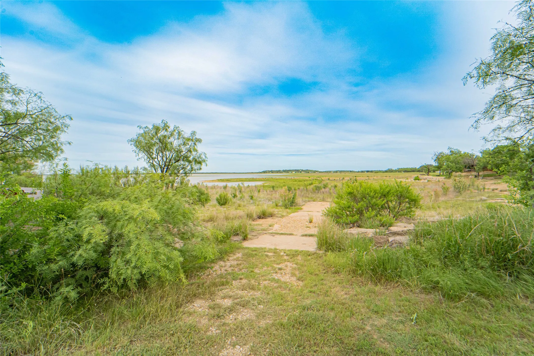 Manufactured Home For Sale in Stephens County , 2162 County Road 208, Breckenridge, Texas 76424, 2 Bedroom, 2 Bathroom, Garage spaces, 1,040 Sqft, built in 2016, mls#21257114, Real Estate Agent in Breckenridge, Homes For Sale in Stephens county, Homes For Sale in Breckenridge, Realtor in Breckenridge Texas, Real Estate Brokerage Independent Realty Texas, Luminita Cordes Realtor