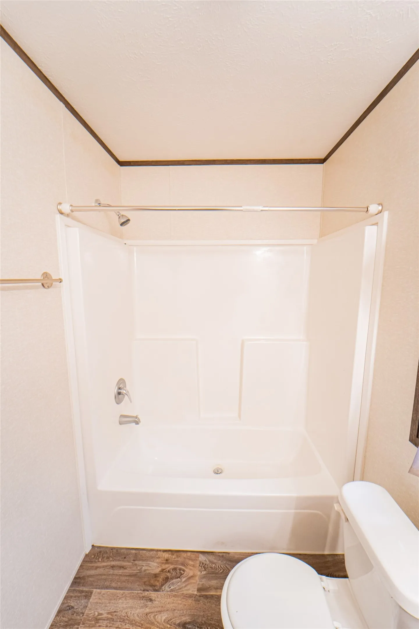 Manufactured Home For Sale in Stephens County , 2162 County Road 208, Breckenridge, Texas 76424, 2 Bedroom, 2 Bathroom, Garage spaces, 1,040 Sqft, built in 2016, mls#21257114, Real Estate Agent in Breckenridge, Homes For Sale in Stephens county, Homes For Sale in Breckenridge, Realtor in Breckenridge Texas, Real Estate Brokerage Independent Realty Texas, Luminita Cordes Realtor