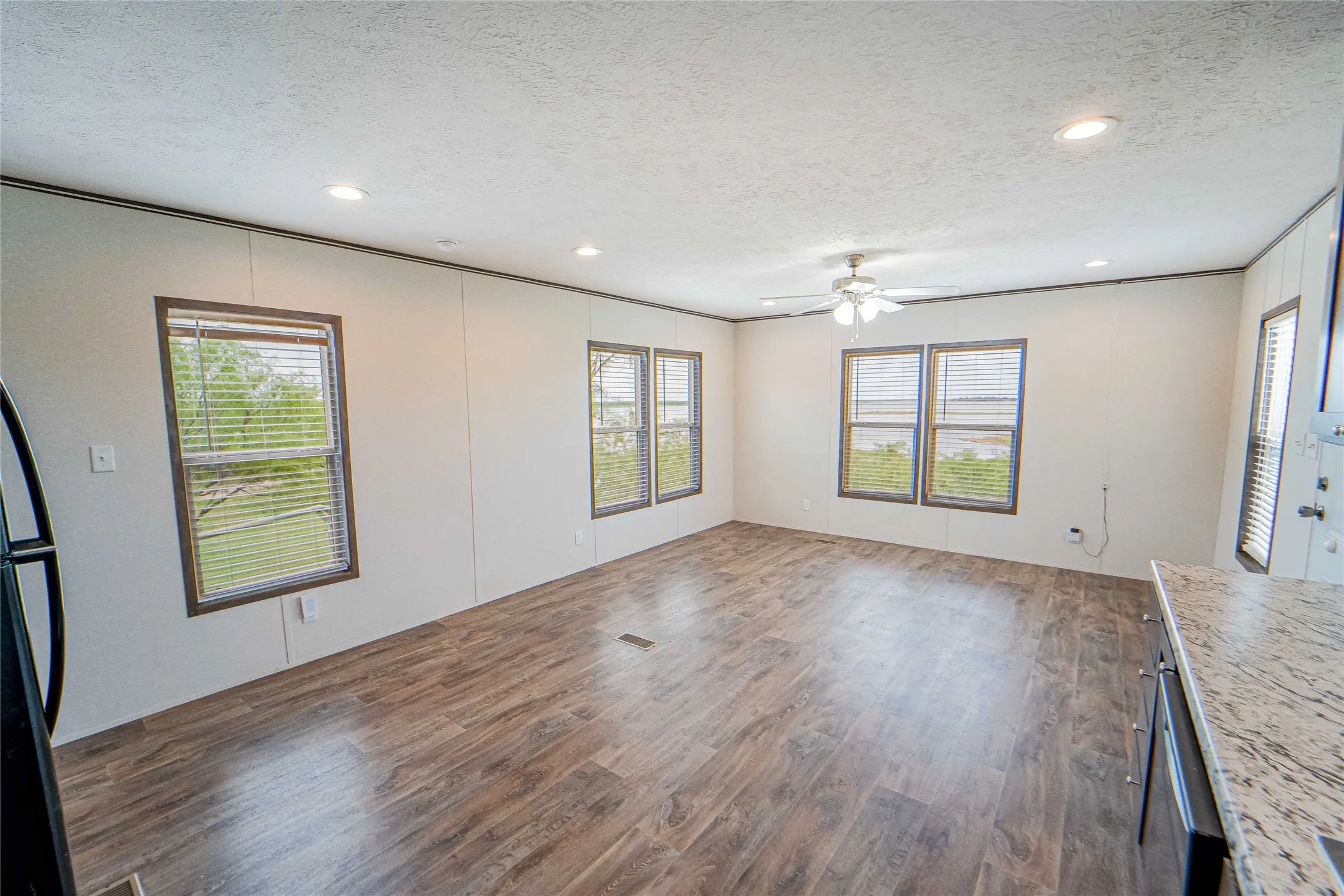 Manufactured Home For Sale in Stephens County , 2162 County Road 208, Breckenridge, Texas 76424, 2 Bedroom, 2 Bathroom, Garage spaces, 1,040 Sqft, built in 2016, mls#21257114, Real Estate Agent in Breckenridge, Homes For Sale in Stephens county, Homes For Sale in Breckenridge, Realtor in Breckenridge Texas, Real Estate Brokerage Independent Realty Texas, Luminita Cordes Realtor