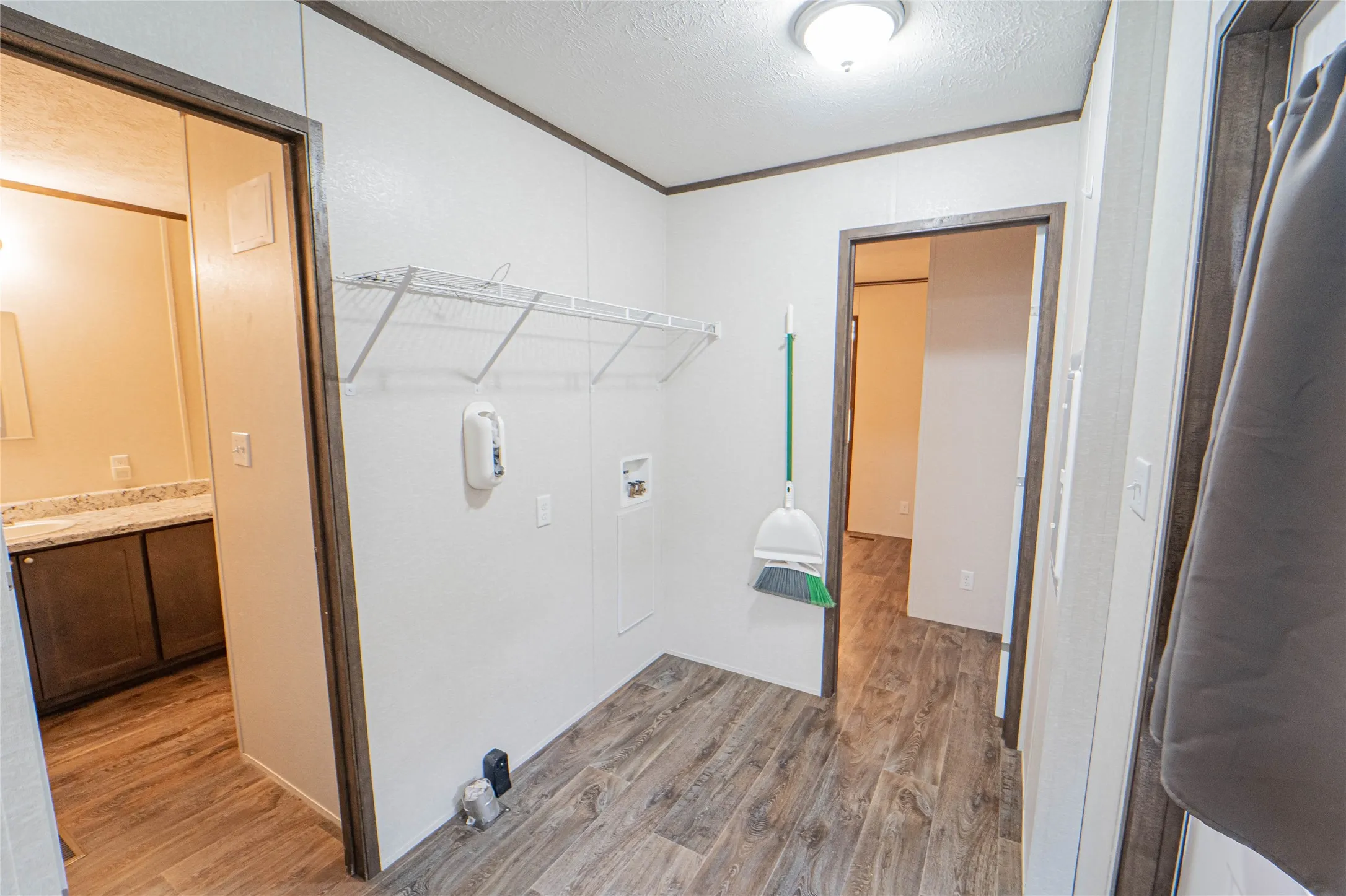 Manufactured Home For Sale in Stephens County , 2162 County Road 208, Breckenridge, Texas 76424, 2 Bedroom, 2 Bathroom, Garage spaces, 1,040 Sqft, built in 2016, mls#21257114, Real Estate Agent in Breckenridge, Homes For Sale in Stephens county, Homes For Sale in Breckenridge, Realtor in Breckenridge Texas, Real Estate Brokerage Independent Realty Texas, Luminita Cordes Realtor