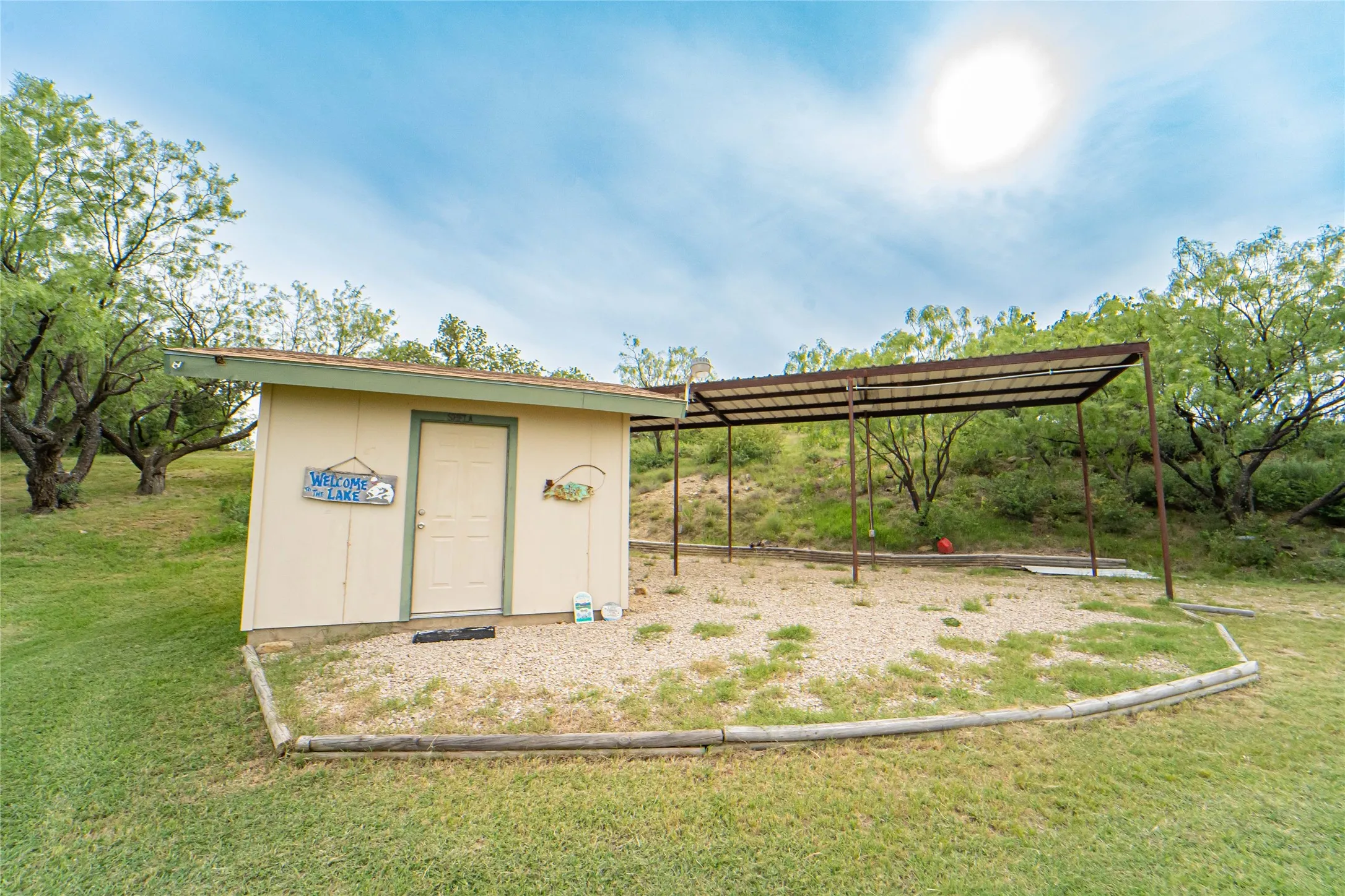 Manufactured Home For Sale in Stephens County , 2162 County Road 208, Breckenridge, Texas 76424, 2 Bedroom, 2 Bathroom, Garage spaces, 1,040 Sqft, built in 2016, mls#21257114, Real Estate Agent in Breckenridge, Homes For Sale in Stephens county, Homes For Sale in Breckenridge, Realtor in Breckenridge Texas, Real Estate Brokerage Independent Realty Texas, Luminita Cordes Realtor