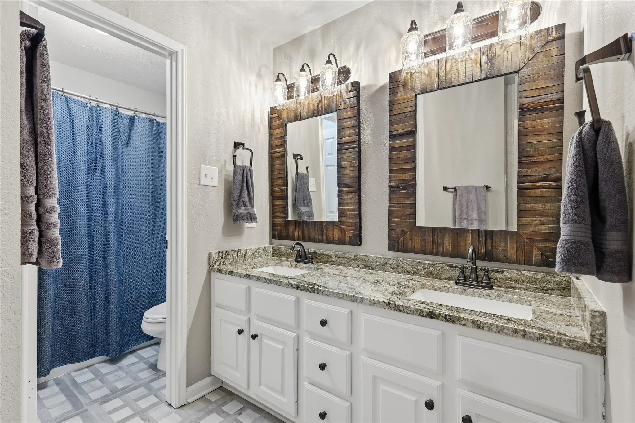 Single Family Residence For Sale in Tarrant County , 805 Highland Lakes Court, Keller, Texas 76248, 4 Bedroom, 3 Bathroom, 3 Garage spaces, 3,416 Sqft, built in 1995, mls#21259254, Real Estate Agent in Keller, Homes For Sale in Tarrant county, Homes For Sale in Keller, Realtor in Keller Texas, Real Estate Brokerage Independent Realty Texas, Luminita Cordes Realtor