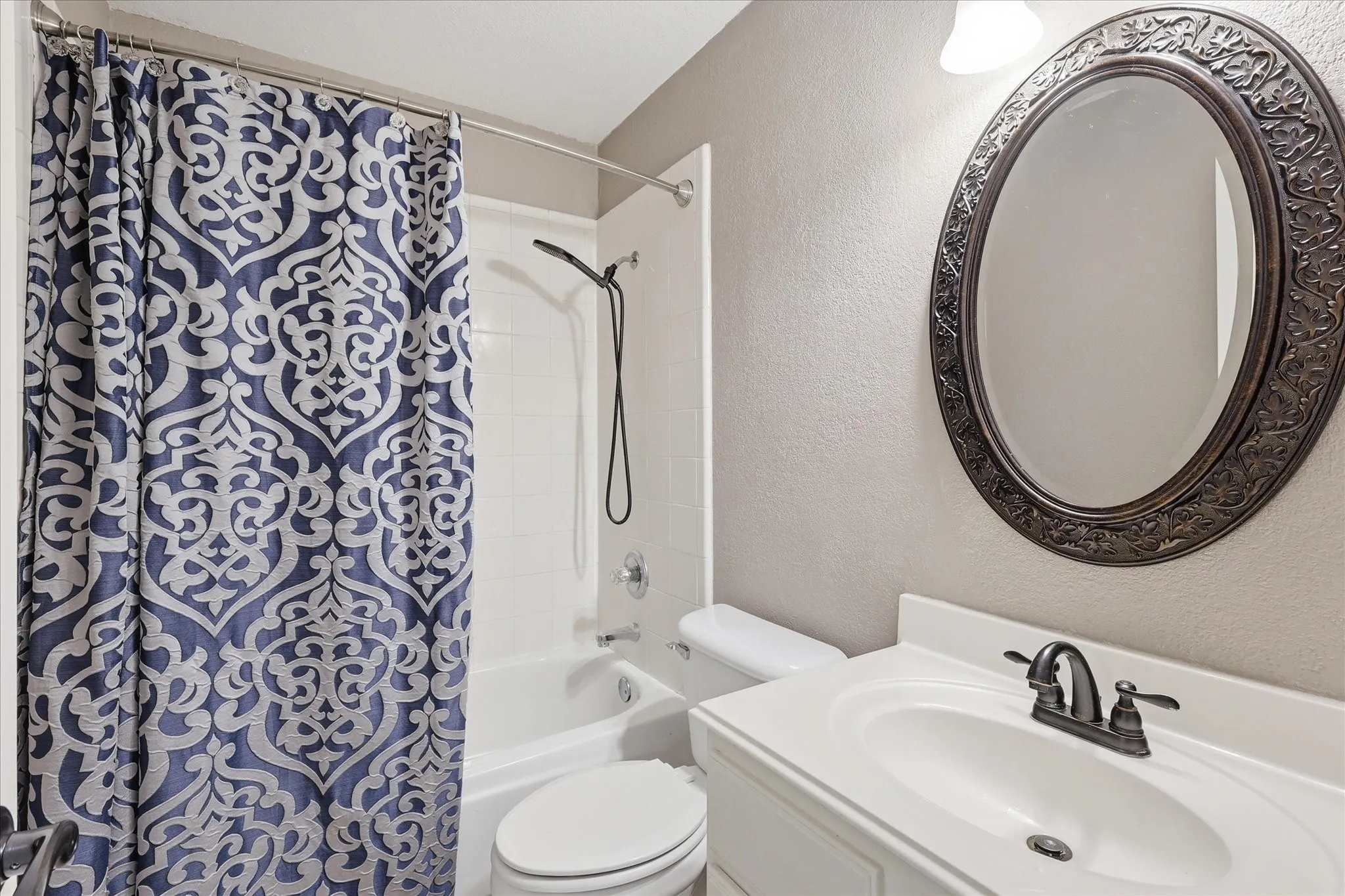 Single Family Residence For Sale in Tarrant County , 805 Highland Lakes Court, Keller, Texas 76248, 4 Bedroom, 3 Bathroom, 3 Garage spaces, 3,416 Sqft, built in 1995, mls#21259254, Real Estate Agent in Keller, Homes For Sale in Tarrant county, Homes For Sale in Keller, Realtor in Keller Texas, Real Estate Brokerage Independent Realty Texas, Luminita Cordes Realtor