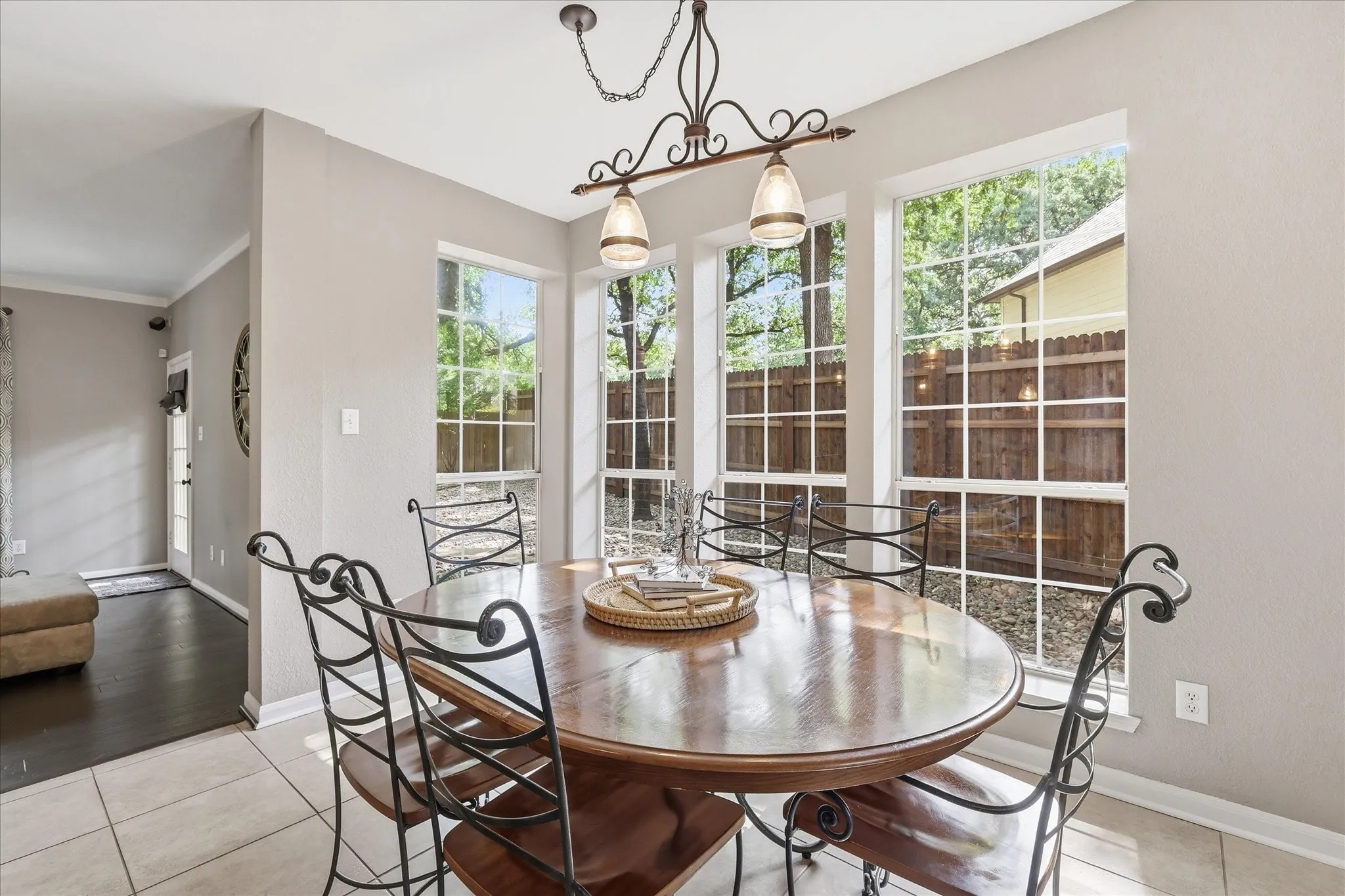 Single Family Residence For Sale in Tarrant County , 805 Highland Lakes Court, Keller, Texas 76248, 4 Bedroom, 3 Bathroom, 3 Garage spaces, 3,416 Sqft, built in 1995, mls#21259254, Real Estate Agent in Keller, Homes For Sale in Tarrant county, Homes For Sale in Keller, Realtor in Keller Texas, Real Estate Brokerage Independent Realty Texas, Luminita Cordes Realtor