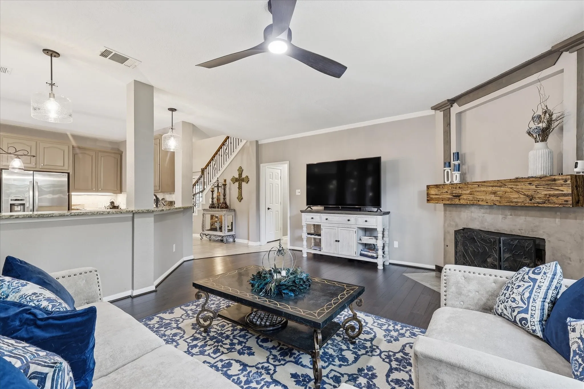 Single Family Residence For Sale in Tarrant County , 805 Highland Lakes Court, Keller, Texas 76248, 4 Bedroom, 3 Bathroom, 3 Garage spaces, 3,416 Sqft, built in 1995, mls#21259254, Real Estate Agent in Keller, Homes For Sale in Tarrant county, Homes For Sale in Keller, Realtor in Keller Texas, Real Estate Brokerage Independent Realty Texas, Luminita Cordes Realtor