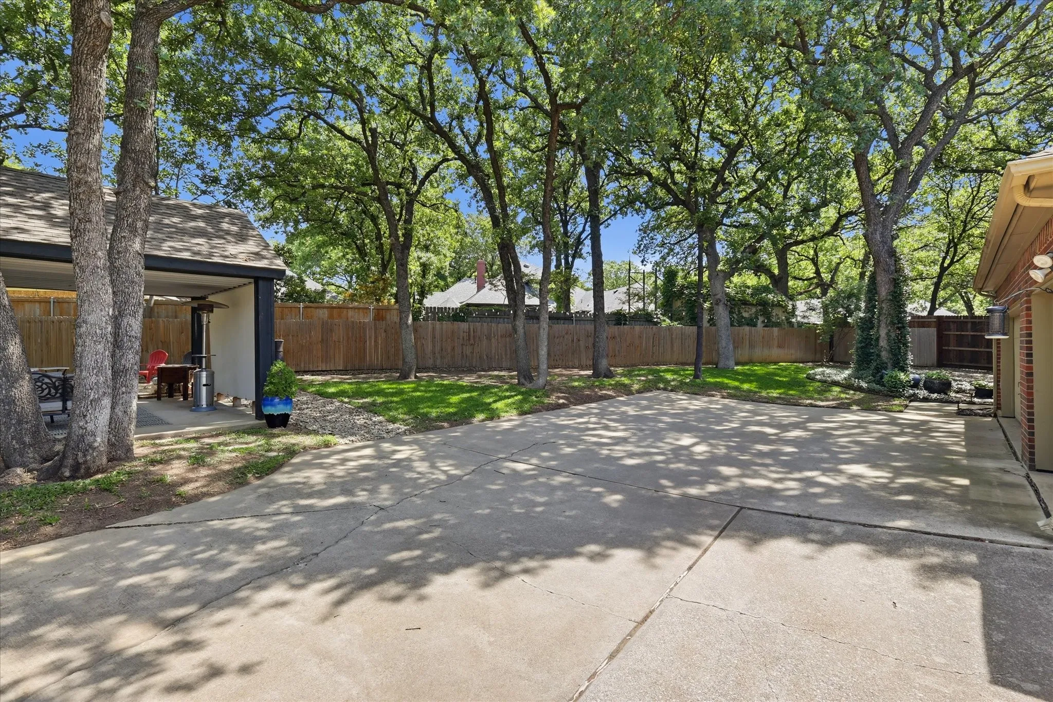 Single Family Residence For Sale in Tarrant County , 805 Highland Lakes Court, Keller, Texas 76248, 4 Bedroom, 3 Bathroom, 3 Garage spaces, 3,416 Sqft, built in 1995, mls#21259254, Real Estate Agent in Keller, Homes For Sale in Tarrant county, Homes For Sale in Keller, Realtor in Keller Texas, Real Estate Brokerage Independent Realty Texas, Luminita Cordes Realtor