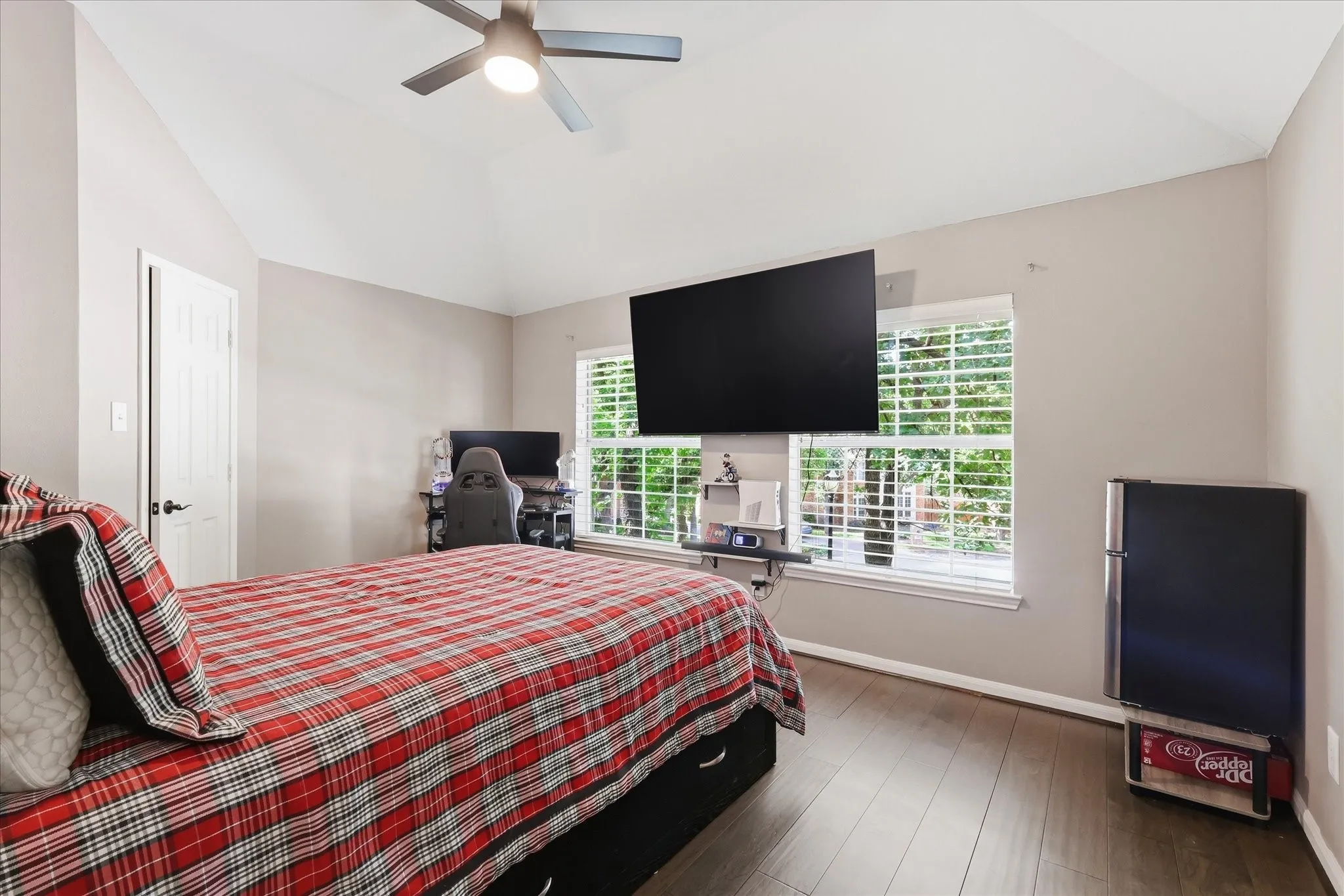 Single Family Residence For Sale in Tarrant County , 805 Highland Lakes Court, Keller, Texas 76248, 4 Bedroom, 3 Bathroom, 3 Garage spaces, 3,416 Sqft, built in 1995, mls#21259254, Real Estate Agent in Keller, Homes For Sale in Tarrant county, Homes For Sale in Keller, Realtor in Keller Texas, Real Estate Brokerage Independent Realty Texas, Luminita Cordes Realtor