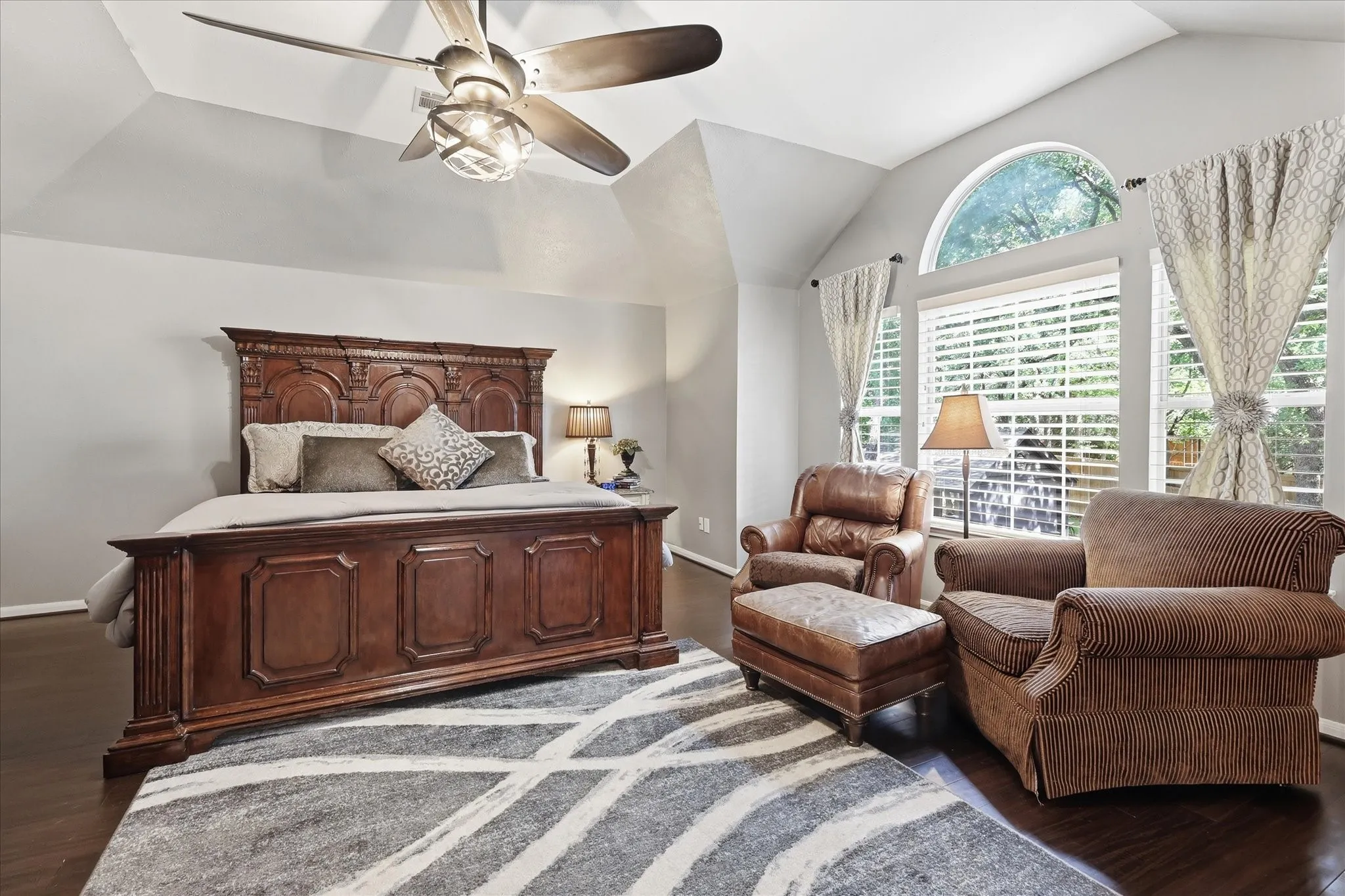 Single Family Residence For Sale in Tarrant County , 805 Highland Lakes Court, Keller, Texas 76248, 4 Bedroom, 3 Bathroom, 3 Garage spaces, 3,416 Sqft, built in 1995, mls#21259254, Real Estate Agent in Keller, Homes For Sale in Tarrant county, Homes For Sale in Keller, Realtor in Keller Texas, Real Estate Brokerage Independent Realty Texas, Luminita Cordes Realtor