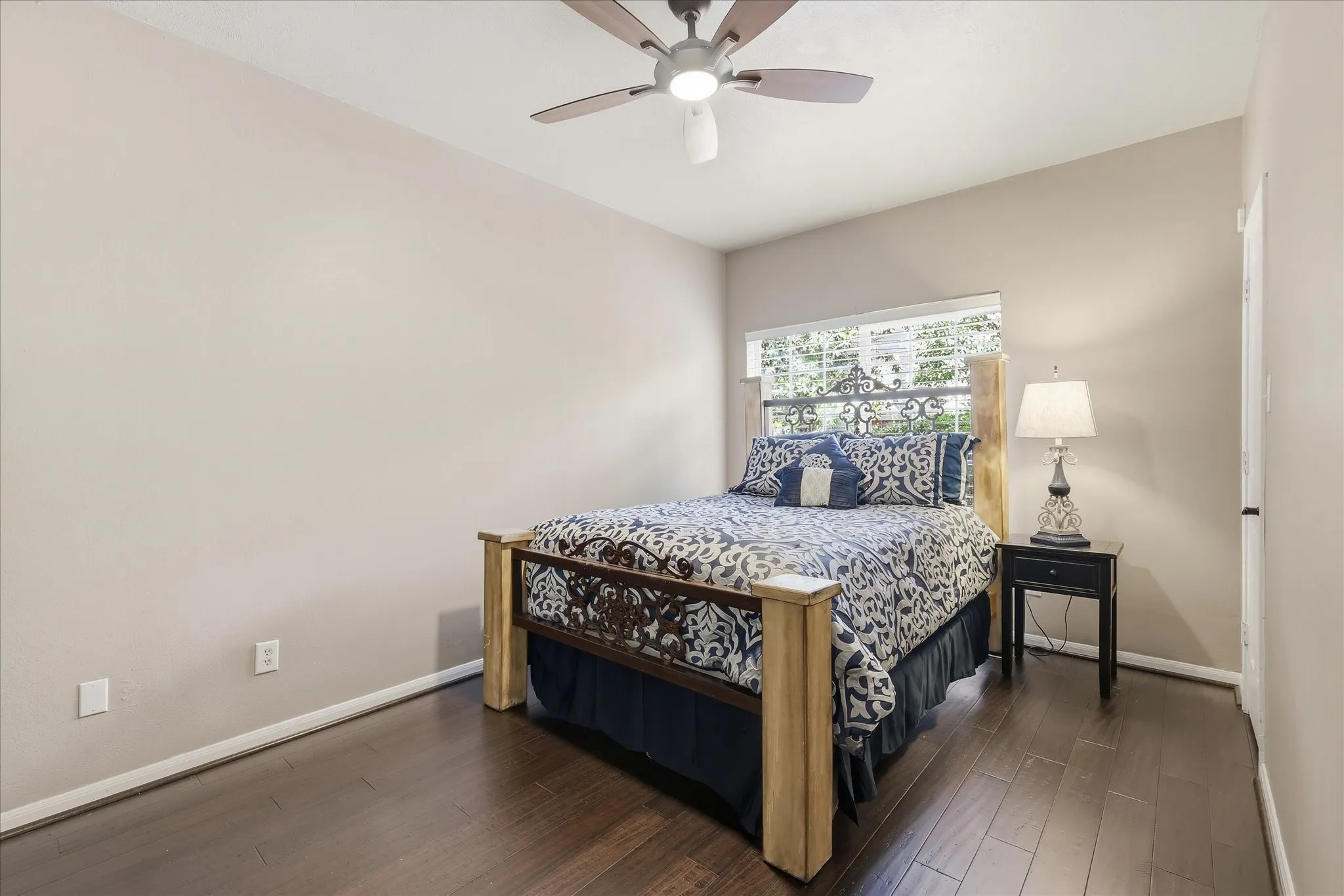 Single Family Residence For Sale in Tarrant County , 805 Highland Lakes Court, Keller, Texas 76248, 4 Bedroom, 3 Bathroom, 3 Garage spaces, 3,416 Sqft, built in 1995, mls#21259254, Real Estate Agent in Keller, Homes For Sale in Tarrant county, Homes For Sale in Keller, Realtor in Keller Texas, Real Estate Brokerage Independent Realty Texas, Luminita Cordes Realtor
