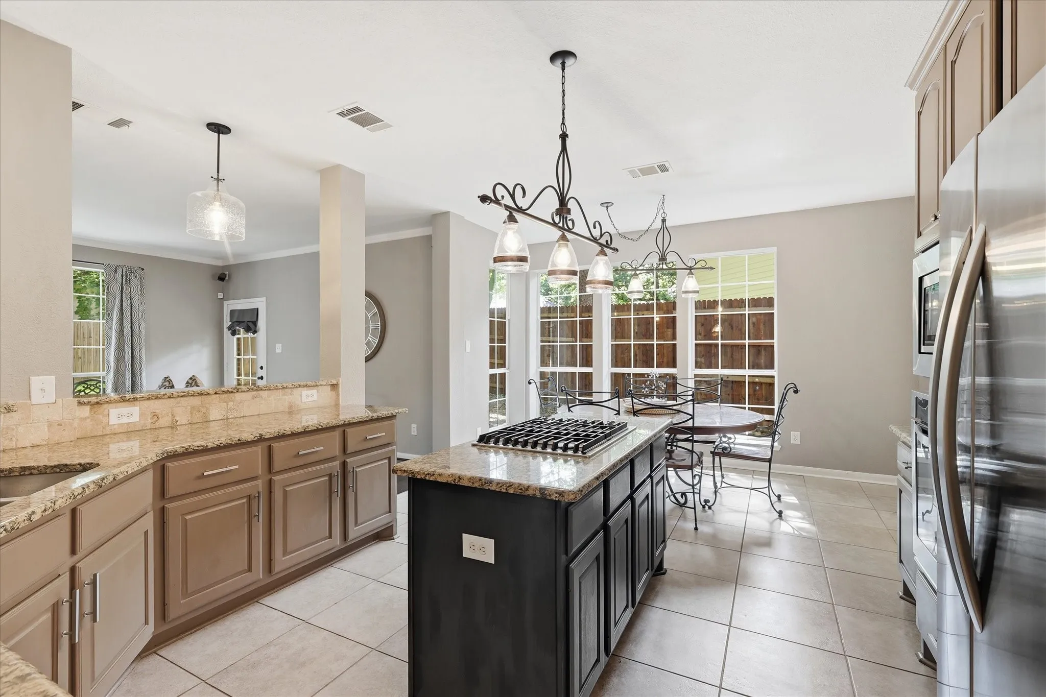 Single Family Residence For Sale in Tarrant County , 805 Highland Lakes Court, Keller, Texas 76248, 4 Bedroom, 3 Bathroom, 3 Garage spaces, 3,416 Sqft, built in 1995, mls#21259254, Real Estate Agent in Keller, Homes For Sale in Tarrant county, Homes For Sale in Keller, Realtor in Keller Texas, Real Estate Brokerage Independent Realty Texas, Luminita Cordes Realtor