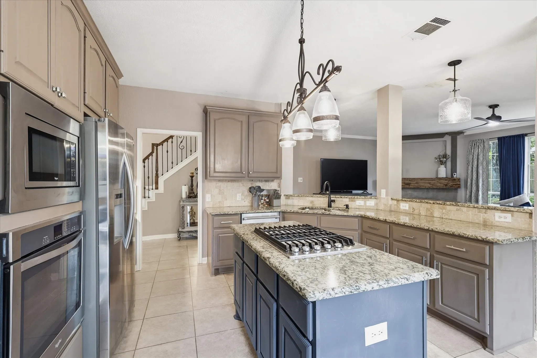 Single Family Residence For Sale in Tarrant County , 805 Highland Lakes Court, Keller, Texas 76248, 4 Bedroom, 3 Bathroom, 3 Garage spaces, 3,416 Sqft, built in 1995, mls#21259254, Real Estate Agent in Keller, Homes For Sale in Tarrant county, Homes For Sale in Keller, Realtor in Keller Texas, Real Estate Brokerage Independent Realty Texas, Luminita Cordes Realtor