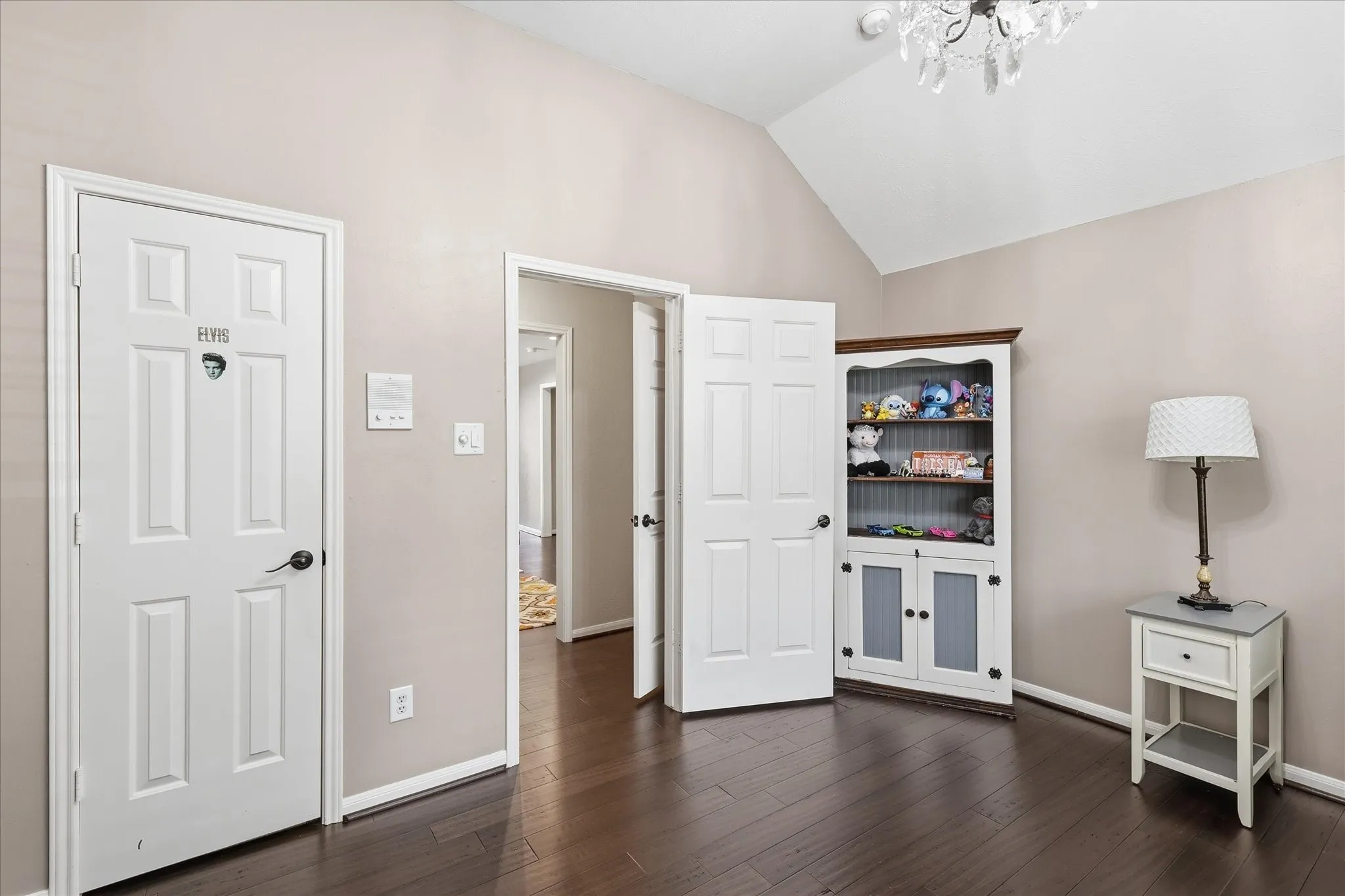 Single Family Residence For Sale in Tarrant County , 805 Highland Lakes Court, Keller, Texas 76248, 4 Bedroom, 3 Bathroom, 3 Garage spaces, 3,416 Sqft, built in 1995, mls#21259254, Real Estate Agent in Keller, Homes For Sale in Tarrant county, Homes For Sale in Keller, Realtor in Keller Texas, Real Estate Brokerage Independent Realty Texas, Luminita Cordes Realtor