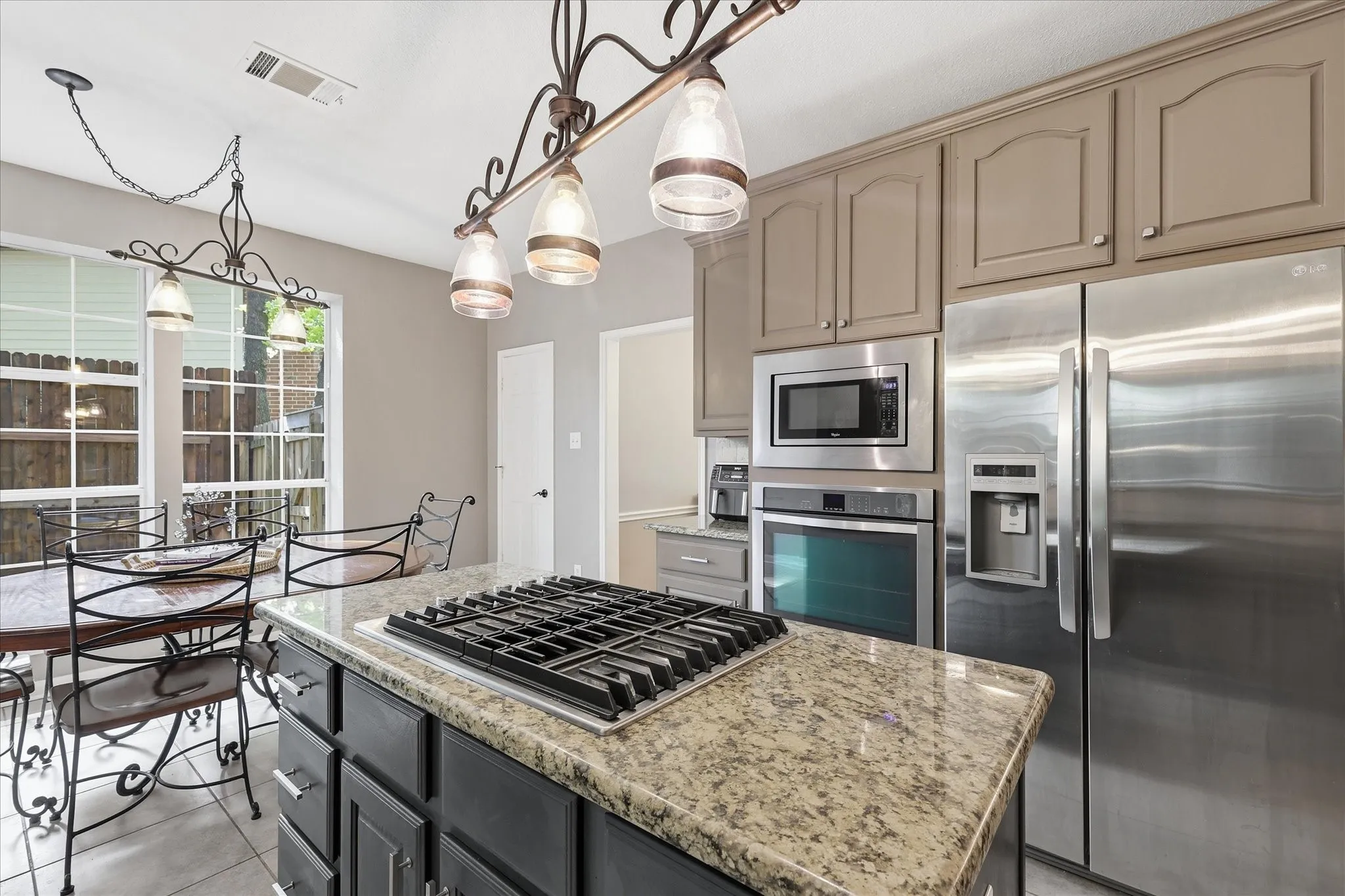 Single Family Residence For Sale in Tarrant County , 805 Highland Lakes Court, Keller, Texas 76248, 4 Bedroom, 3 Bathroom, 3 Garage spaces, 3,416 Sqft, built in 1995, mls#21259254, Real Estate Agent in Keller, Homes For Sale in Tarrant county, Homes For Sale in Keller, Realtor in Keller Texas, Real Estate Brokerage Independent Realty Texas, Luminita Cordes Realtor