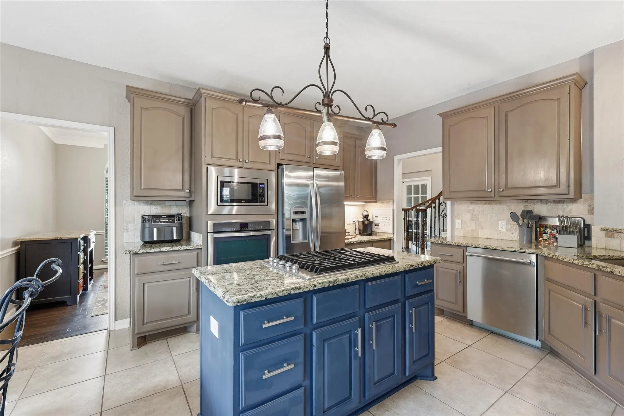 Single Family Residence For Sale in Tarrant County , 805 Highland Lakes Court, Keller, Texas 76248, 4 Bedroom, 3 Bathroom, 3 Garage spaces, 3,416 Sqft, built in 1995, mls#21259254, Real Estate Agent in Keller, Homes For Sale in Tarrant county, Homes For Sale in Keller, Realtor in Keller Texas, Real Estate Brokerage Independent Realty Texas, Luminita Cordes Realtor