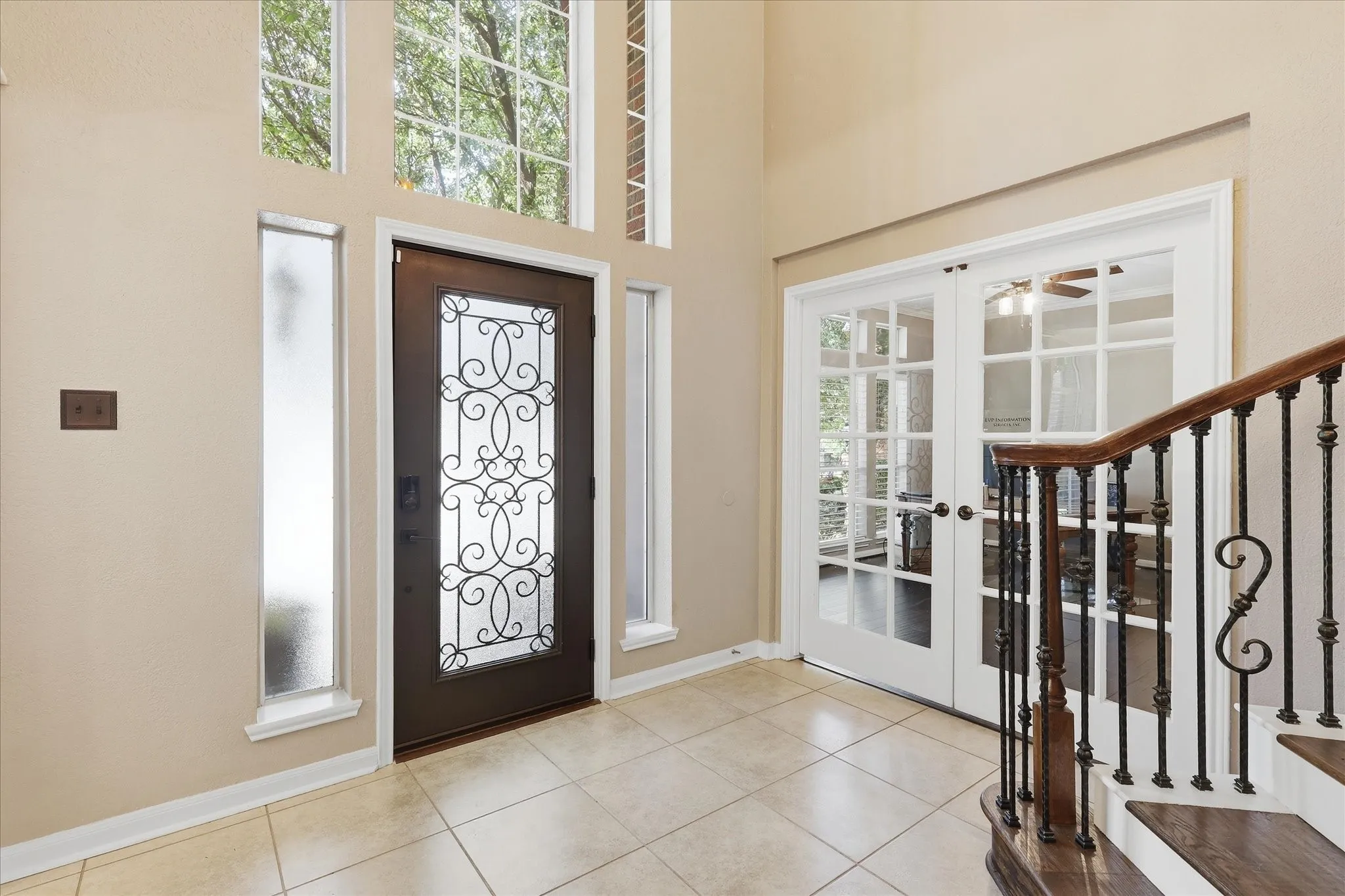 Single Family Residence For Sale in Tarrant County , 805 Highland Lakes Court, Keller, Texas 76248, 4 Bedroom, 3 Bathroom, 3 Garage spaces, 3,416 Sqft, built in 1995, mls#21259254, Real Estate Agent in Keller, Homes For Sale in Tarrant county, Homes For Sale in Keller, Realtor in Keller Texas, Real Estate Brokerage Independent Realty Texas, Luminita Cordes Realtor