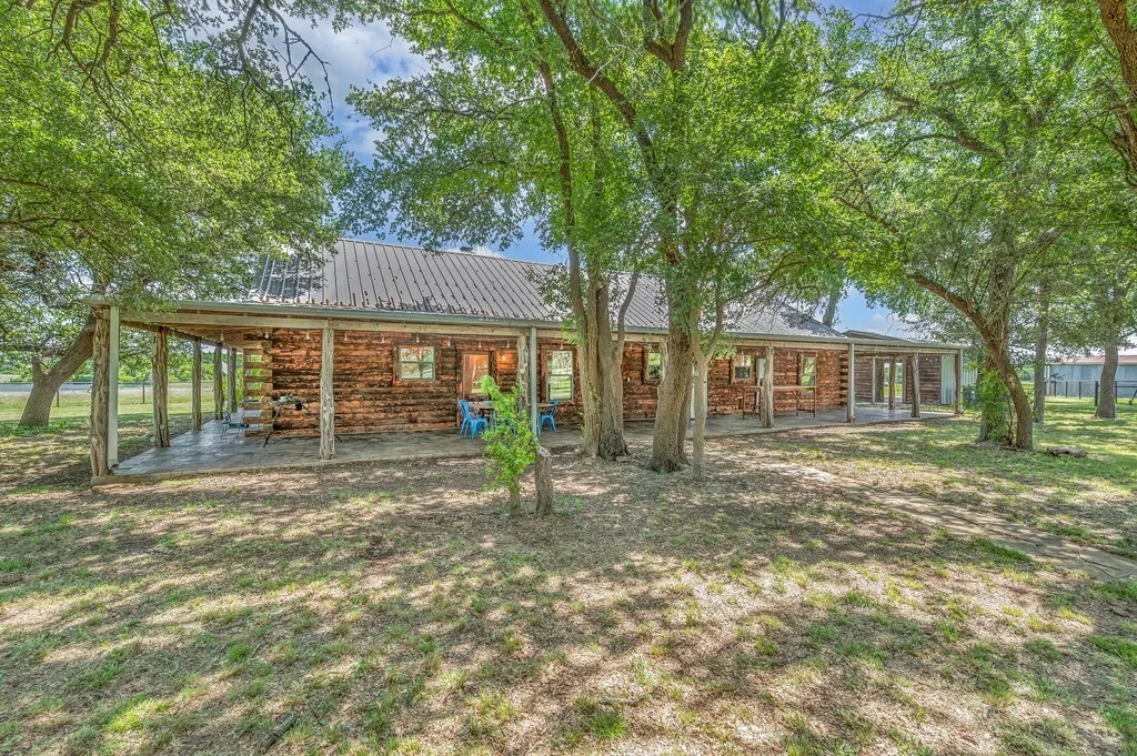 Farm For Sale in Bosque County , 8606 Fm 219, Clifton, Texas 76634, 3 Bedroom, 2 Bathroom, Garage spaces, 2,417 Sqft, built in 2000, mls#21261898, Real Estate Agent in Clifton, Homes For Sale in Bosque county, Homes For Sale in Clifton, Realtor in Clifton Texas, Real Estate Brokerage Independent Realty Texas, Luminita Cordes Realtor