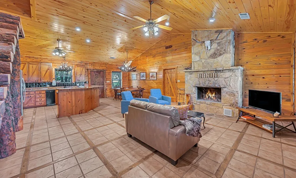 Farm For Sale in Bosque County , 8606 Fm 219, Clifton, Texas 76634, 3 Bedroom, 2 Bathroom, Garage spaces, 2,417 Sqft, built in 2000, mls#21261898, Real Estate Agent in Clifton, Homes For Sale in Bosque county, Homes For Sale in Clifton, Realtor in Clifton Texas, Real Estate Brokerage Independent Realty Texas, Luminita Cordes Realtor