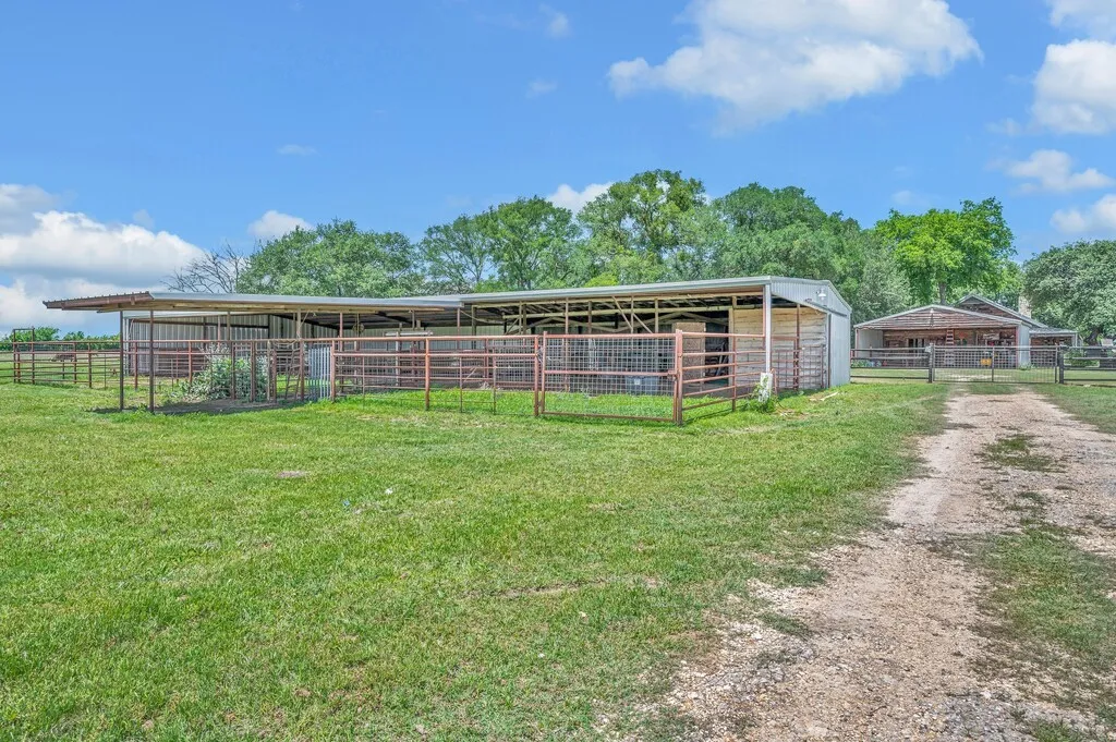 Farm For Sale in Bosque County , 8606 Fm 219, Clifton, Texas 76634, 3 Bedroom, 2 Bathroom, Garage spaces, 2,417 Sqft, built in 2000, mls#21261898, Real Estate Agent in Clifton, Homes For Sale in Bosque county, Homes For Sale in Clifton, Realtor in Clifton Texas, Real Estate Brokerage Independent Realty Texas, Luminita Cordes Realtor