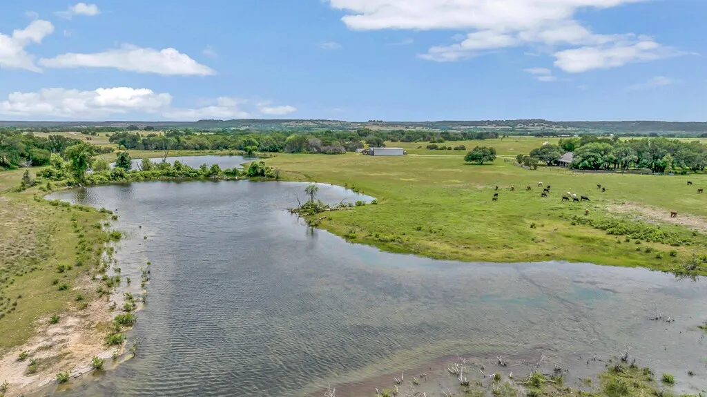 Farm For Sale in Bosque County , 8606 Fm 219, Clifton, Texas 76634, 3 Bedroom, 2 Bathroom, Garage spaces, 2,417 Sqft, built in 2000, mls#21261898, Real Estate Agent in Clifton, Homes For Sale in Bosque county, Homes For Sale in Clifton, Realtor in Clifton Texas, Real Estate Brokerage Independent Realty Texas, Luminita Cordes Realtor