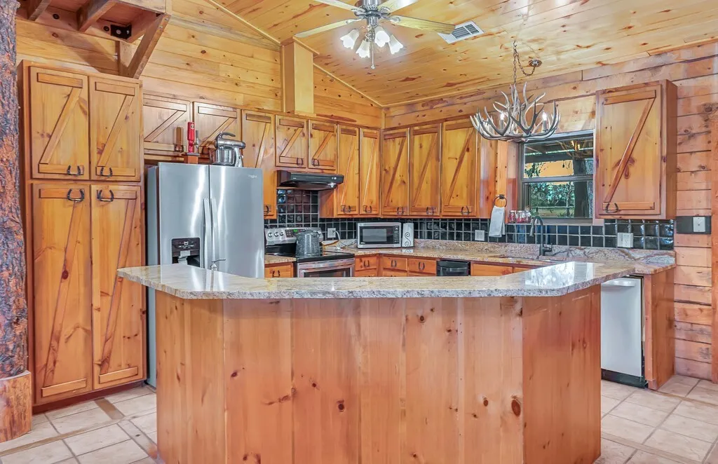 Farm For Sale in Bosque County , 8606 Fm 219, Clifton, Texas 76634, 3 Bedroom, 2 Bathroom, Garage spaces, 2,417 Sqft, built in 2000, mls#21261898, Real Estate Agent in Clifton, Homes For Sale in Bosque county, Homes For Sale in Clifton, Realtor in Clifton Texas, Real Estate Brokerage Independent Realty Texas, Luminita Cordes Realtor