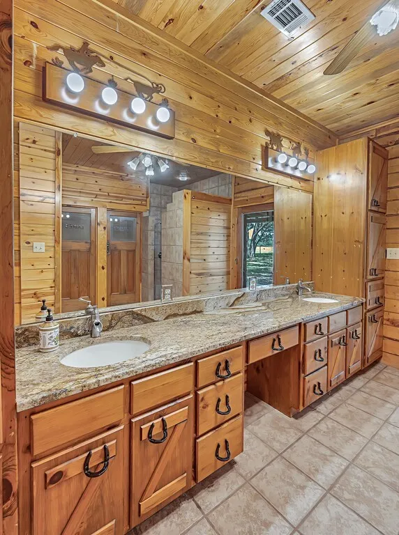 Farm For Sale in Bosque County , 8606 Fm 219, Clifton, Texas 76634, 3 Bedroom, 2 Bathroom, Garage spaces, 2,417 Sqft, built in 2000, mls#21261898, Real Estate Agent in Clifton, Homes For Sale in Bosque county, Homes For Sale in Clifton, Realtor in Clifton Texas, Real Estate Brokerage Independent Realty Texas, Luminita Cordes Realtor