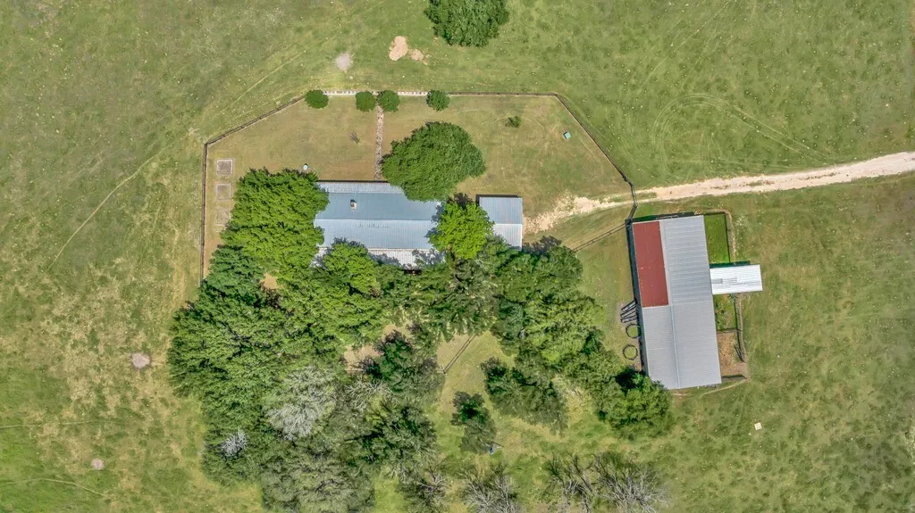 Farm For Sale in Bosque County , 8606 Fm 219, Clifton, Texas 76634, 3 Bedroom, 2 Bathroom, Garage spaces, 2,417 Sqft, built in 2000, mls#21261898, Real Estate Agent in Clifton, Homes For Sale in Bosque county, Homes For Sale in Clifton, Realtor in Clifton Texas, Real Estate Brokerage Independent Realty Texas, Luminita Cordes Realtor