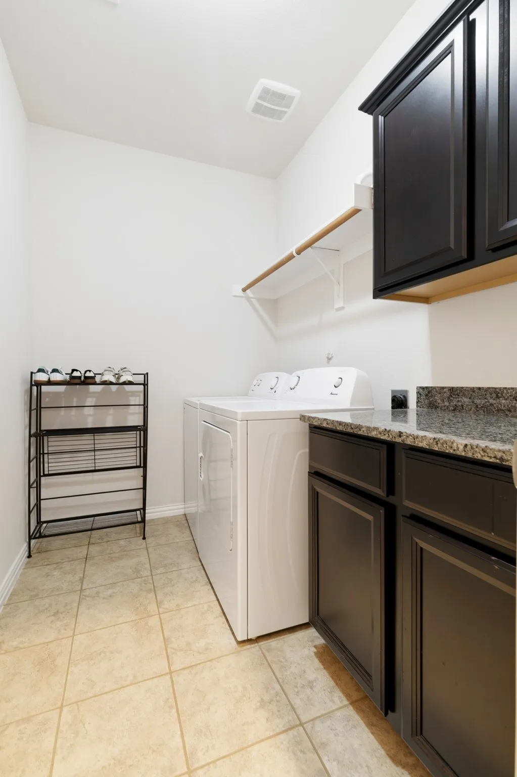 Single Family Residence For Sale in Collin County , 4008 Brook Wood Drive, Mc Kinney, Texas 75071, 4 Bedroom, 3 Bathroom, 2 Garage spaces, 3,063 Sqft, built in 2013, Preowned, mls#21254231, Real Estate Agent in Mc Kinney, Homes For Sale in Collin county, Homes For Sale in Mc Kinney, Realtor in Mc Kinney Texas, Real Estate Brokerage Independent Realty Texas, Luminita Cordes Realtor