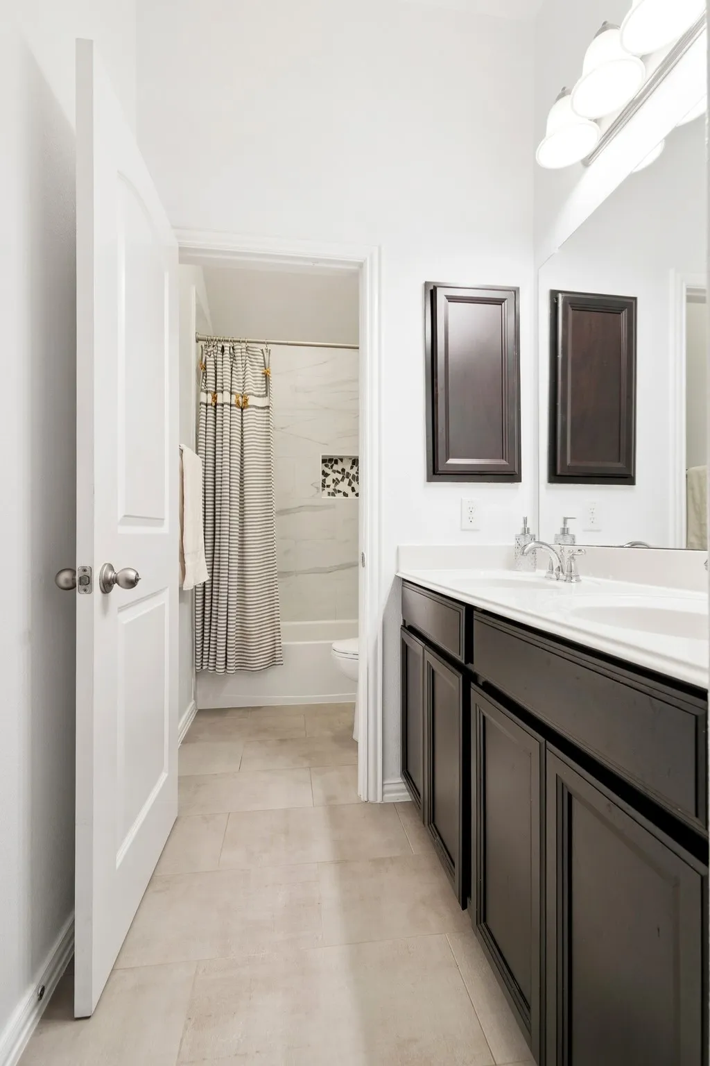 Single Family Residence For Sale in Collin County , 4008 Brook Wood Drive, Mc Kinney, Texas 75071, 4 Bedroom, 3 Bathroom, 2 Garage spaces, 3,063 Sqft, built in 2013, Preowned, mls#21254231, Real Estate Agent in Mc Kinney, Homes For Sale in Collin county, Homes For Sale in Mc Kinney, Realtor in Mc Kinney Texas, Real Estate Brokerage Independent Realty Texas, Luminita Cordes Realtor