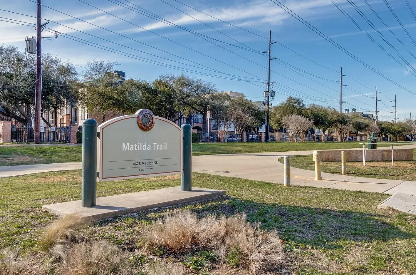 Condominium For Rent in Dallas County , 4652 Matilda Street H, Dallas, Texas 75206, 1 Bedroom, 1 Bathroom, Garage spaces, 738 Sqft, built in 1968, mls#21261905, Real Estate Agent in Dallas, Homes For Rent in Dallas county, Homes For Rent in Dallas, Realtor in Dallas Texas, Real Estate Brokerage Independent Realty Texas, Luminita Cordes Realtor