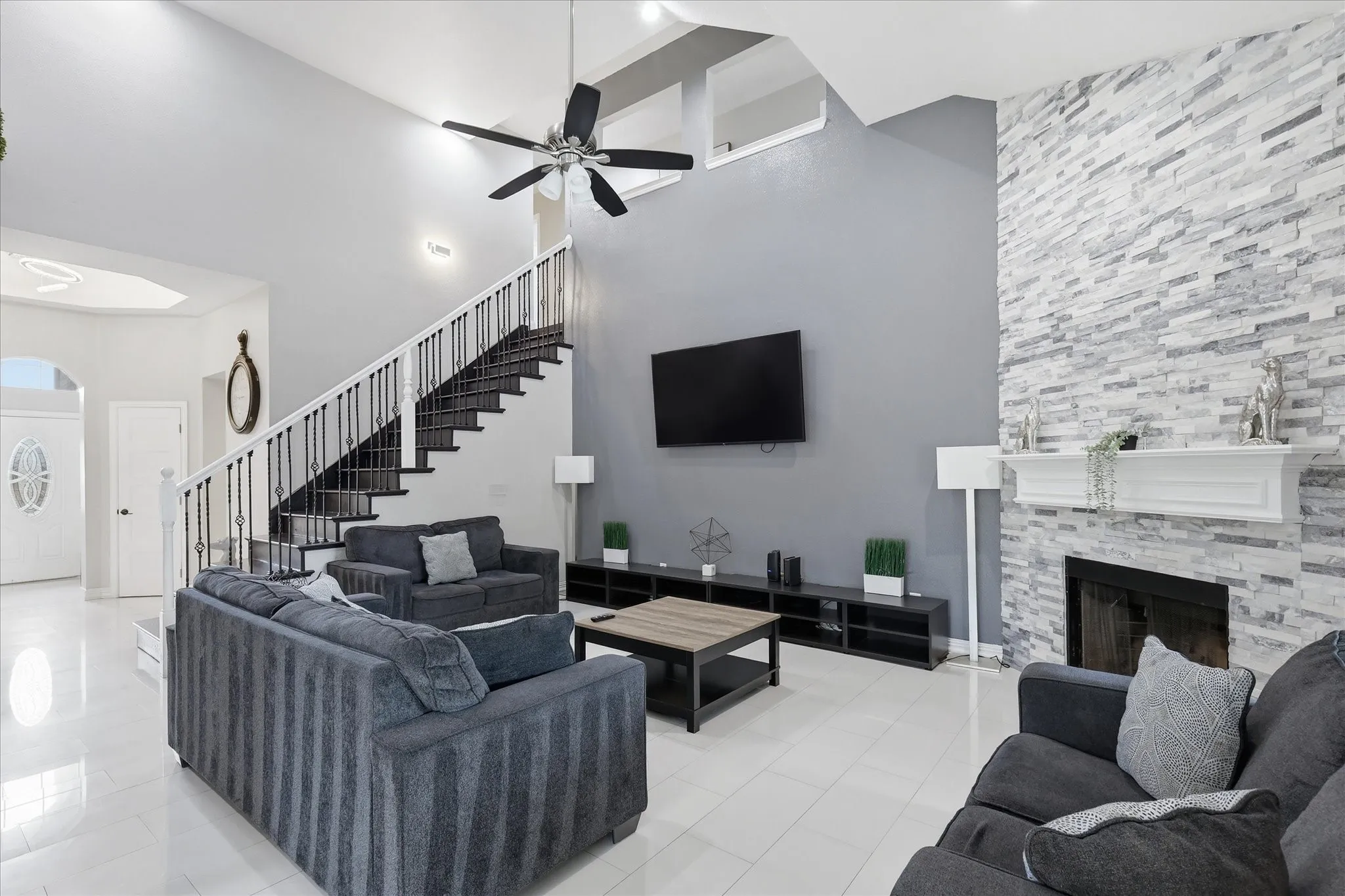 Single Family Residence For Sale in Dallas County , 4417 Teal Court, Sachse, Texas 75048, 5 Bedrooms, 5 Bathrooms, 2 Garage spaces, 3,138 Sqft, built in 2002, Preowned, Price $628,000, mls#21261807, Real Estate Agent in Sachse, Homes For Sale in Dallas county, Homes For Sale in Sachse, Realtor in Sachse Texas, Real Estate Brokerage Independent Realty Texas, Luminita Cordes Realtor