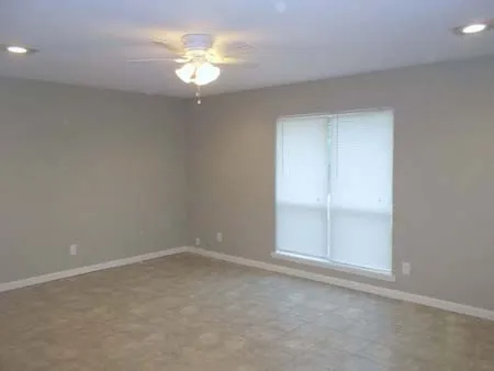 Duplex For Rent in Ellis County , 1504 Cardinal Drive, Ennis, Texas 75119, 2 Bedroom, 1 Bathroom, 1 Garage spaces, 1,016 Sqft, built in 1983, mls#21261933, Real Estate Agent in Ennis, Homes For Rent in Ellis county, Homes For Rent in Ennis, Realtor in Ennis Texas, Real Estate Brokerage Independent Realty Texas, Luminita Cordes Realtor