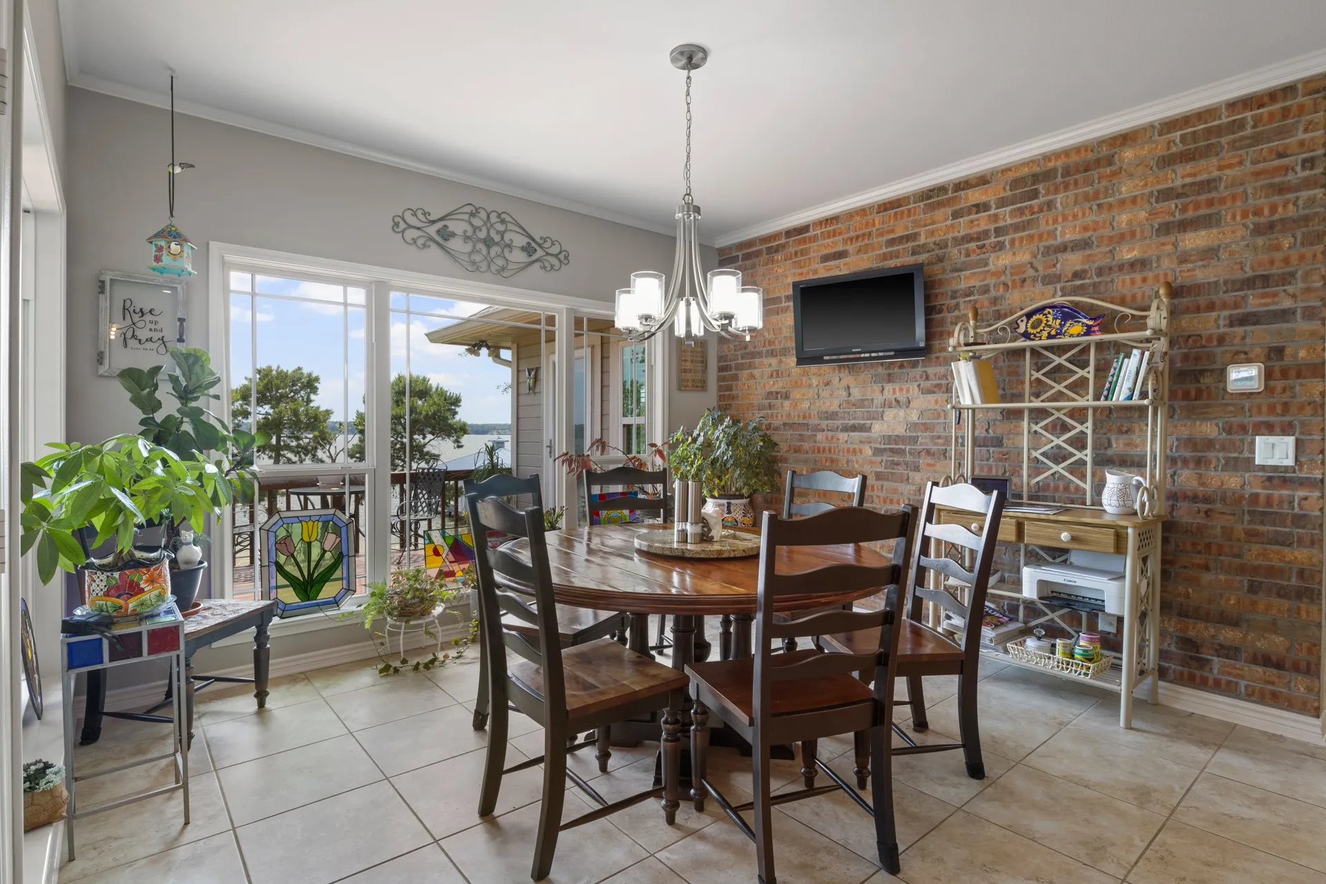 Single Family Residence For Sale in Titus County , 398 Private Road 2939, Pittsburg, Texas 75686, 3 Bedrooms, 3 Bathrooms, 3 Garage spaces, 2,751 Sqft, built in 2017, Price $1,300,000, mls#21261474, Real Estate Agent in Pittsburg, Homes For Sale in Titus county, Homes For Sale in Pittsburg, Realtor in Pittsburg Texas, Real Estate Brokerage Independent Realty Texas, Luminita Cordes Realtor