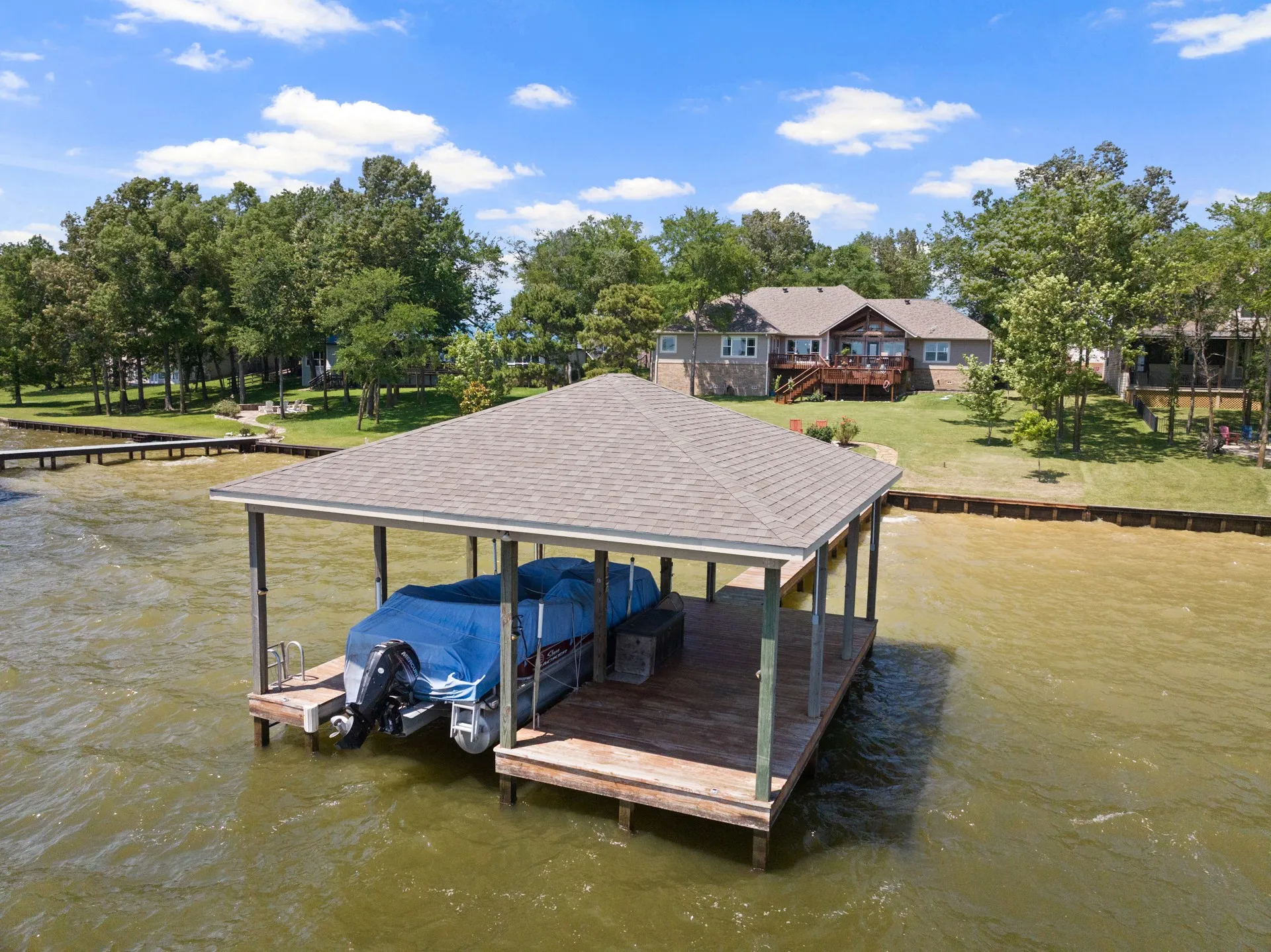 Single Family Residence For Sale in Titus County , 398 Private Road 2939, Pittsburg, Texas 75686, 3 Bedrooms, 3 Bathrooms, 3 Garage spaces, 2,751 Sqft, built in 2017, Price $1,300,000, mls#21261474, Real Estate Agent in Pittsburg, Homes For Sale in Titus county, Homes For Sale in Pittsburg, Realtor in Pittsburg Texas, Real Estate Brokerage Independent Realty Texas, Luminita Cordes Realtor