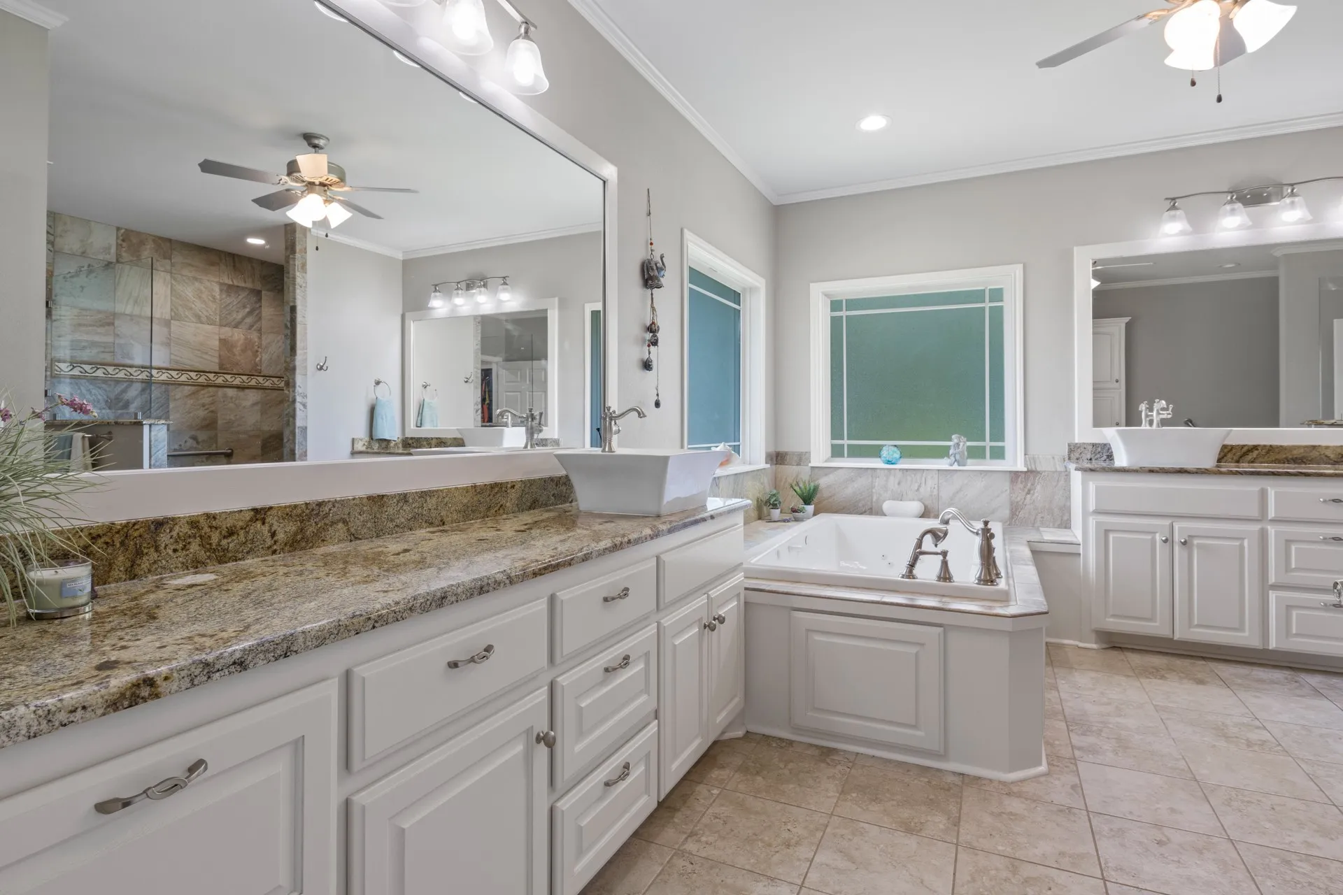 Single Family Residence For Sale in Titus County , 398 Private Road 2939, Pittsburg, Texas 75686, 3 Bedrooms, 3 Bathrooms, 3 Garage spaces, 2,751 Sqft, built in 2017, Price $1,300,000, mls#21261474, Real Estate Agent in Pittsburg, Homes For Sale in Titus county, Homes For Sale in Pittsburg, Realtor in Pittsburg Texas, Real Estate Brokerage Independent Realty Texas, Luminita Cordes Realtor