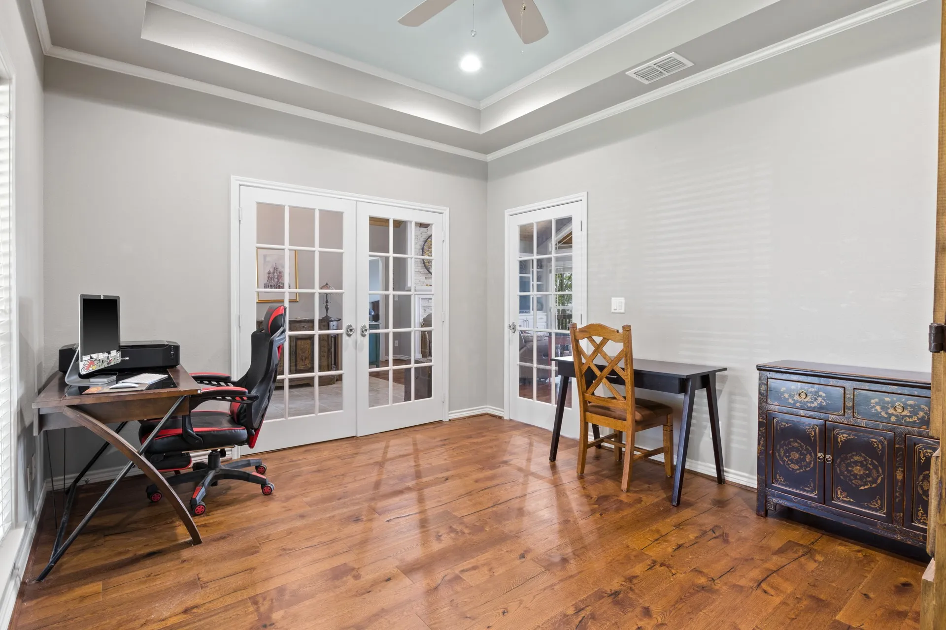 Single Family Residence For Sale in Titus County , 398 Private Road 2939, Pittsburg, Texas 75686, 3 Bedrooms, 3 Bathrooms, 3 Garage spaces, 2,751 Sqft, built in 2017, Price $1,300,000, mls#21261474, Real Estate Agent in Pittsburg, Homes For Sale in Titus county, Homes For Sale in Pittsburg, Realtor in Pittsburg Texas, Real Estate Brokerage Independent Realty Texas, Luminita Cordes Realtor