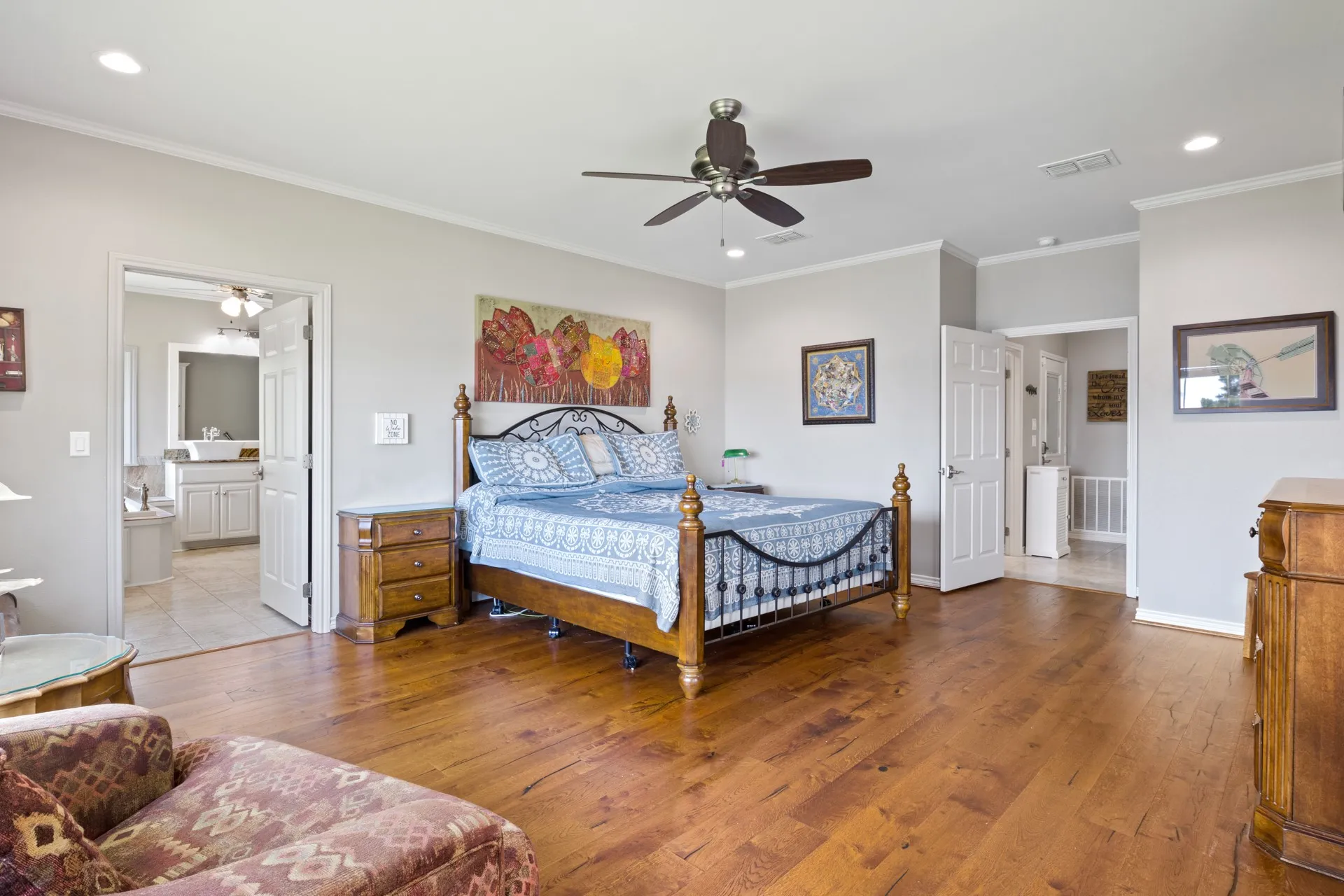 Single Family Residence For Sale in Titus County , 398 Private Road 2939, Pittsburg, Texas 75686, 3 Bedrooms, 3 Bathrooms, 3 Garage spaces, 2,751 Sqft, built in 2017, Price $1,300,000, mls#21261474, Real Estate Agent in Pittsburg, Homes For Sale in Titus county, Homes For Sale in Pittsburg, Realtor in Pittsburg Texas, Real Estate Brokerage Independent Realty Texas, Luminita Cordes Realtor