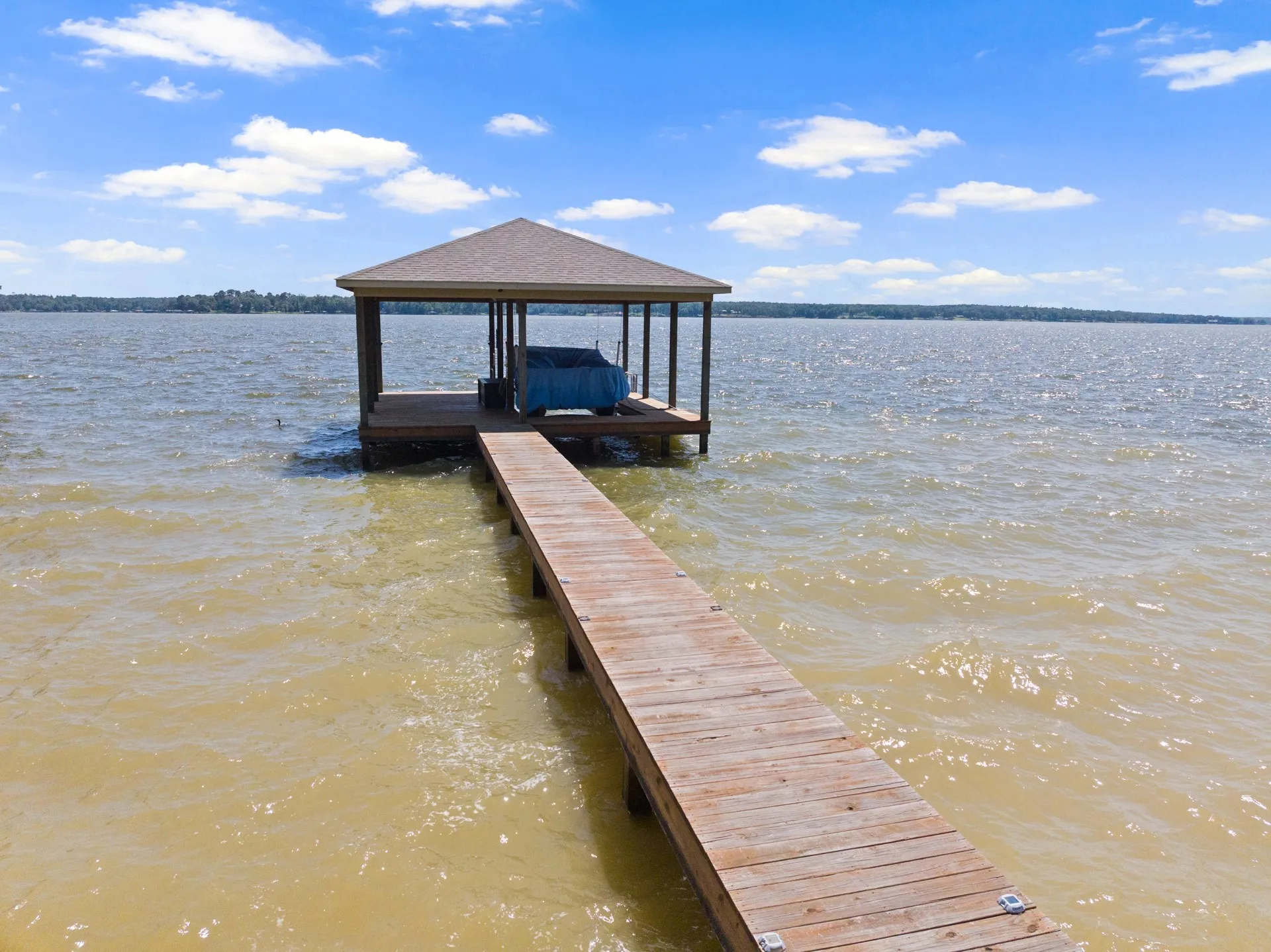 Single Family Residence For Sale in Titus County , 398 Private Road 2939, Pittsburg, Texas 75686, 3 Bedrooms, 3 Bathrooms, 3 Garage spaces, 2,751 Sqft, built in 2017, Price $1,300,000, mls#21261474, Real Estate Agent in Pittsburg, Homes For Sale in Titus county, Homes For Sale in Pittsburg, Realtor in Pittsburg Texas, Real Estate Brokerage Independent Realty Texas, Luminita Cordes Realtor