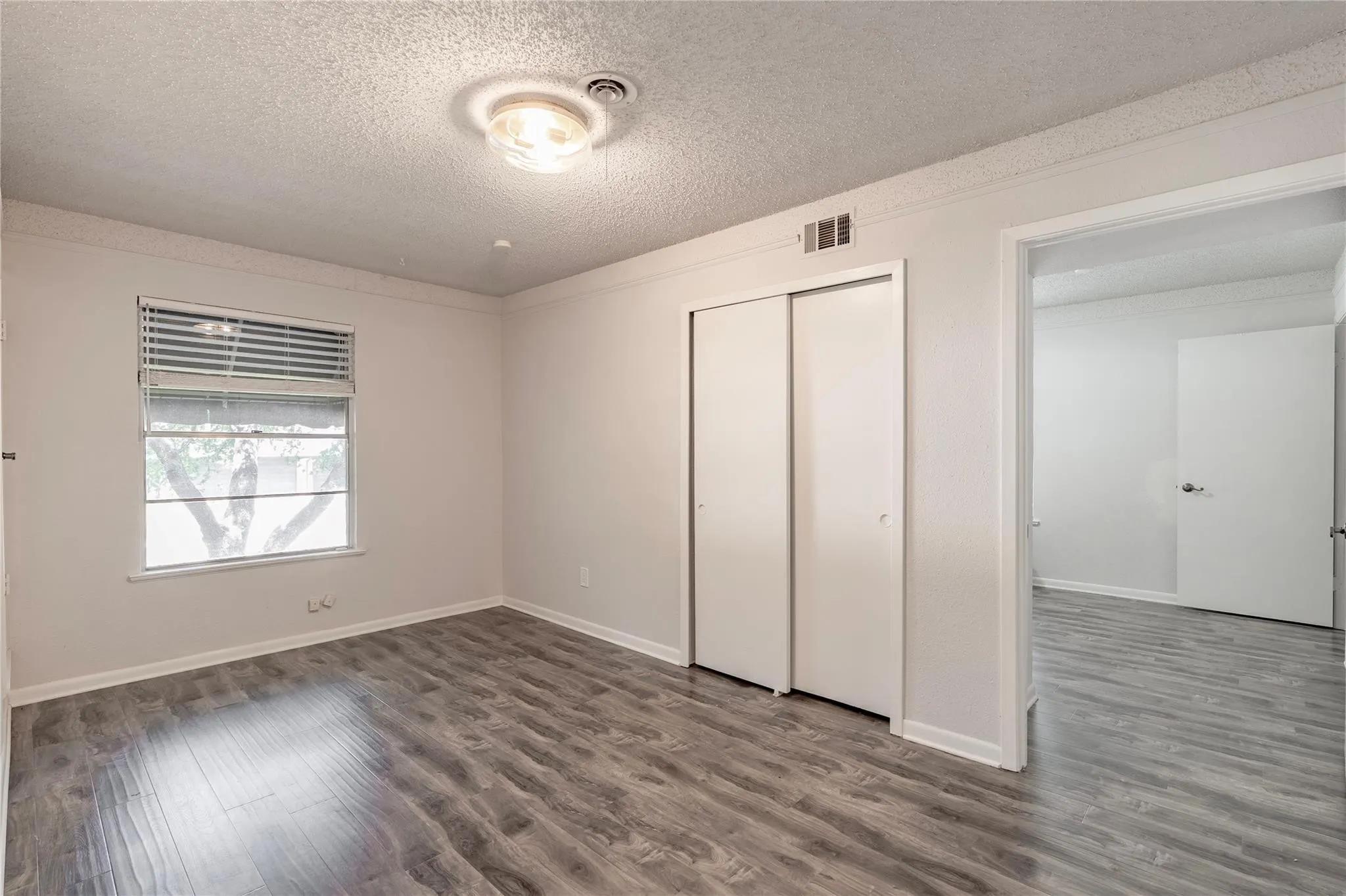 Duplex For Rent in Tarrant County , 6455 Waverly Way B, Fort Worth, Texas 76116, 2 Bedroom, 1 Bathroom, 2 Garage spaces, 1,017 Sqft, built in 1961, Price $1,600, mls#21261940, Real Estate Agent in Fort Worth, Homes For Rent in Tarrant county, Homes For Rent in Fort Worth, Realtor in Fort Worth Texas, Real Estate Brokerage Independent Realty Texas, Luminita Cordes Realtor