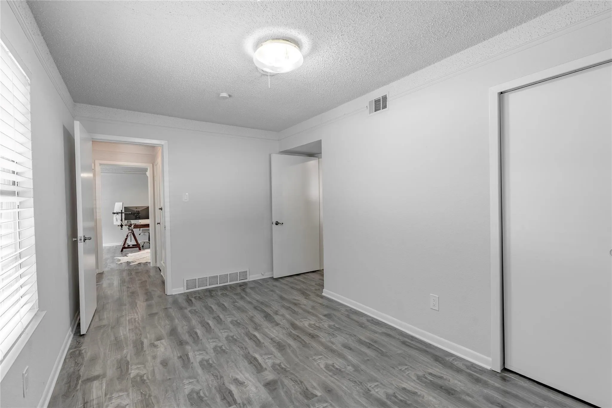 Duplex For Rent in Tarrant County , 6455 Waverly Way B, Fort Worth, Texas 76116, 2 Bedroom, 1 Bathroom, 2 Garage spaces, 1,017 Sqft, built in 1961, Price $1,600, mls#21261940, Real Estate Agent in Fort Worth, Homes For Rent in Tarrant county, Homes For Rent in Fort Worth, Realtor in Fort Worth Texas, Real Estate Brokerage Independent Realty Texas, Luminita Cordes Realtor