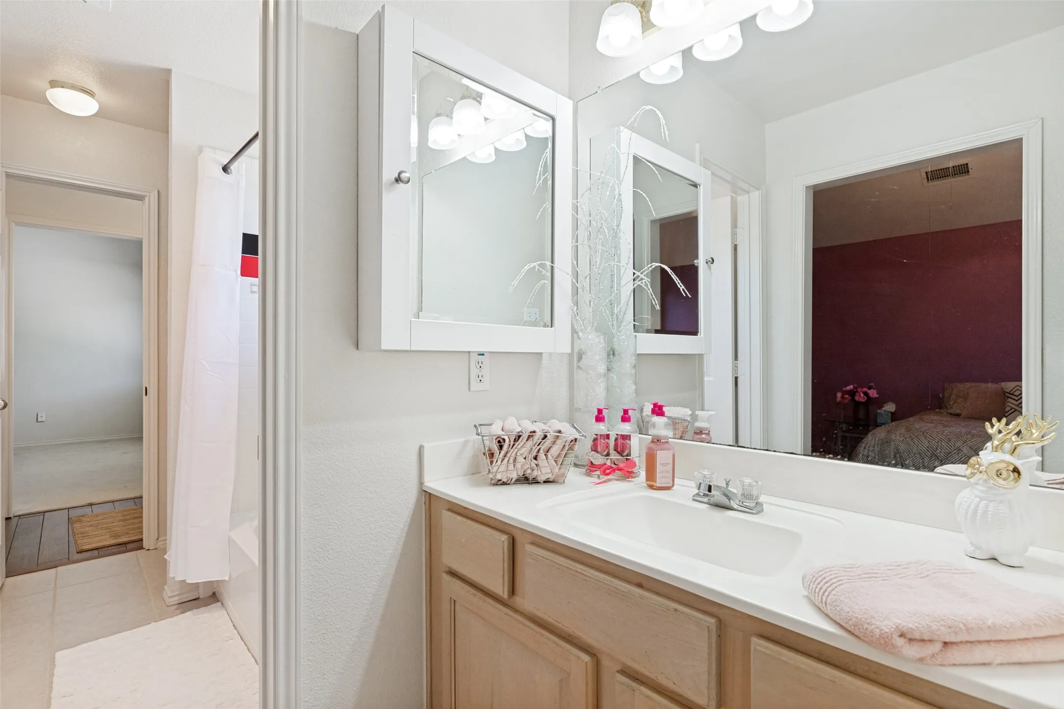 Single Family Residence For Sale in Collin County , 206 Sweetgum Drive, Murphy, Texas 75094, 4 Bedroom, 4 Bathroom, 3 Garage spaces, 3,512 Sqft, built in 1999, mls#21261945, Real Estate Agent in Murphy, Homes For Sale in Collin county, Homes For Sale in Murphy, Realtor in Murphy Texas, Real Estate Brokerage Independent Realty Texas, Luminita Cordes Realtor