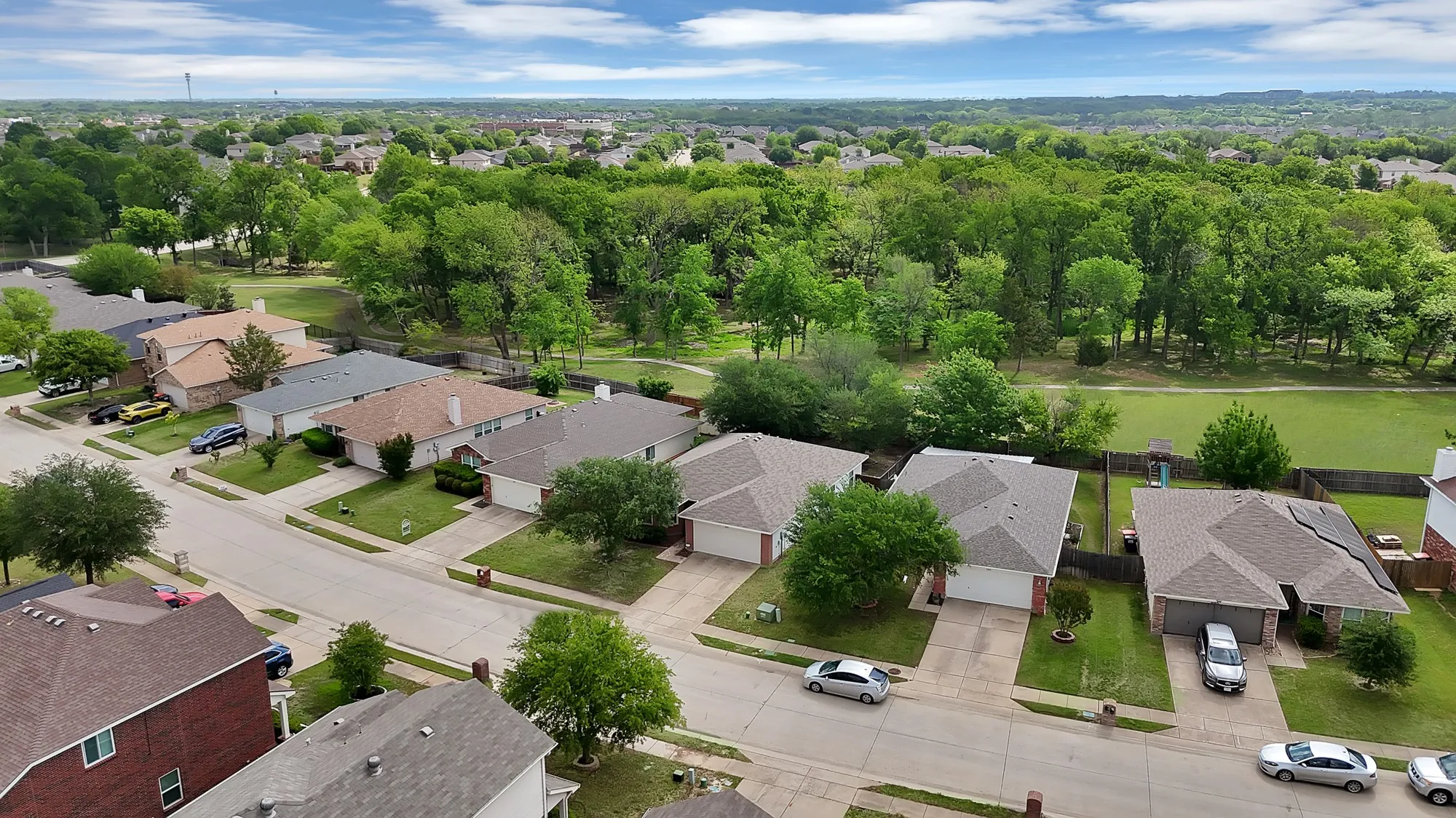 Single Family Residence For Sale in Collin County , 1405 Oak Hollow Lane, Anna, Texas 75409, 3 Bedroom, 2 Bathroom, 2 Garage spaces, 1,620 Sqft, built in 2004, mls#21261920, Real Estate Agent in Anna, Homes For Sale in Collin county, Homes For Sale in Anna, Realtor in Anna Texas, Real Estate Brokerage Independent Realty Texas, Luminita Cordes Realtor