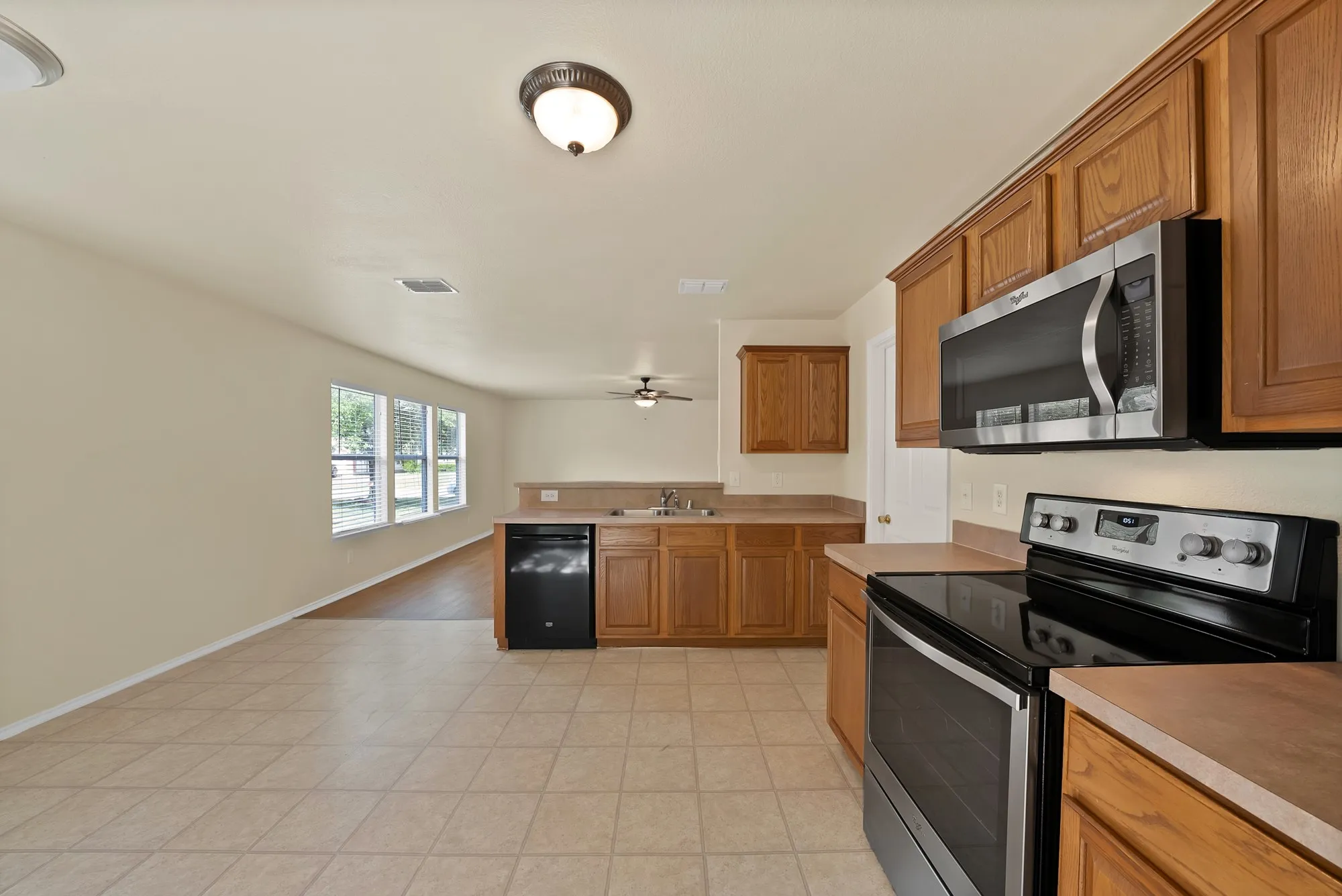 Single Family Residence For Sale in Collin County , 1405 Oak Hollow Lane, Anna, Texas 75409, 3 Bedroom, 2 Bathroom, 2 Garage spaces, 1,620 Sqft, built in 2004, mls#21261920, Real Estate Agent in Anna, Homes For Sale in Collin county, Homes For Sale in Anna, Realtor in Anna Texas, Real Estate Brokerage Independent Realty Texas, Luminita Cordes Realtor