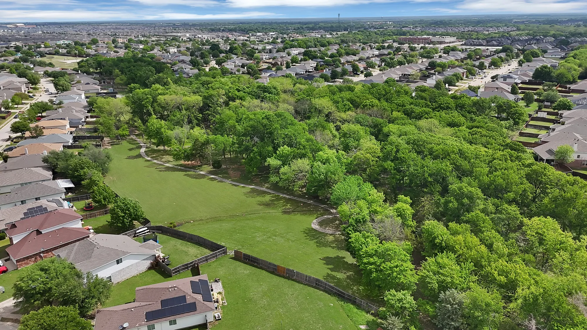 Single Family Residence For Sale in Collin County , 1405 Oak Hollow Lane, Anna, Texas 75409, 3 Bedroom, 2 Bathroom, 2 Garage spaces, 1,620 Sqft, built in 2004, mls#21261920, Real Estate Agent in Anna, Homes For Sale in Collin county, Homes For Sale in Anna, Realtor in Anna Texas, Real Estate Brokerage Independent Realty Texas, Luminita Cordes Realtor