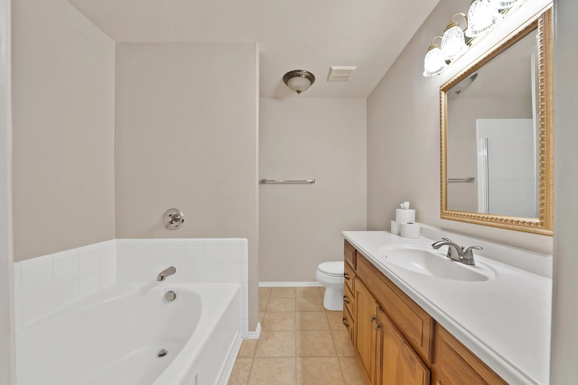 Single Family Residence For Sale in Collin County , 1405 Oak Hollow Lane, Anna, Texas 75409, 3 Bedroom, 2 Bathroom, 2 Garage spaces, 1,620 Sqft, built in 2004, mls#21261920, Real Estate Agent in Anna, Homes For Sale in Collin county, Homes For Sale in Anna, Realtor in Anna Texas, Real Estate Brokerage Independent Realty Texas, Luminita Cordes Realtor