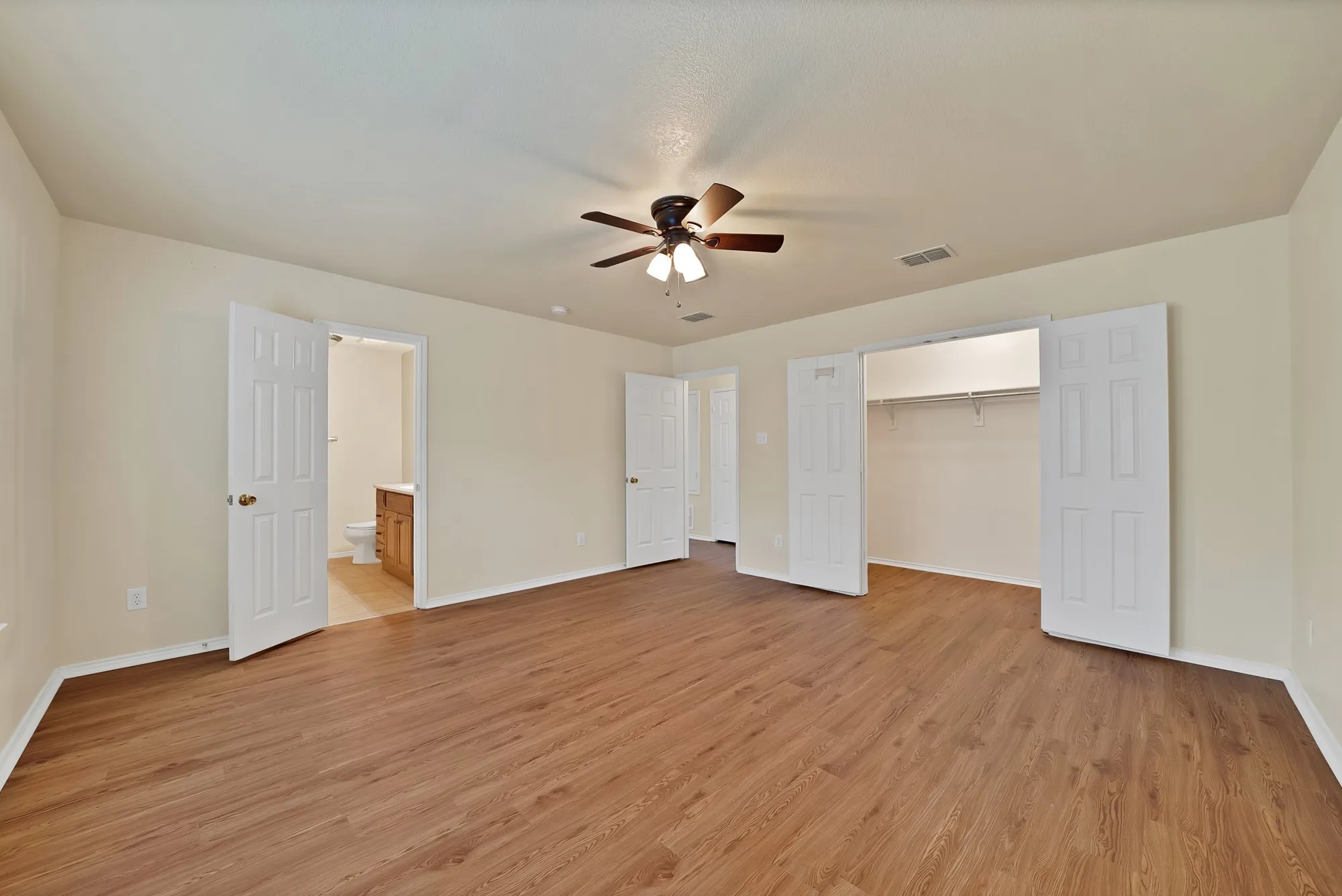 Single Family Residence For Sale in Collin County , 1405 Oak Hollow Lane, Anna, Texas 75409, 3 Bedroom, 2 Bathroom, 2 Garage spaces, 1,620 Sqft, built in 2004, mls#21261920, Real Estate Agent in Anna, Homes For Sale in Collin county, Homes For Sale in Anna, Realtor in Anna Texas, Real Estate Brokerage Independent Realty Texas, Luminita Cordes Realtor