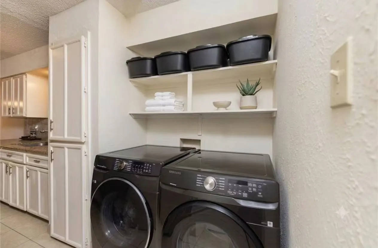 Townhouse For Sale in Dallas County , 4806 Rollingwood Court, Garland, Texas 75043, 3 Bedroom, 3 Bathroom, Garage spaces, 1,582 Sqft, built in 1973, mls#21261969, Real Estate Agent in Garland, Homes For Sale in Dallas county, Homes For Sale in Garland, Realtor in Garland Texas, Real Estate Brokerage Independent Realty Texas, Luminita Cordes Realtor