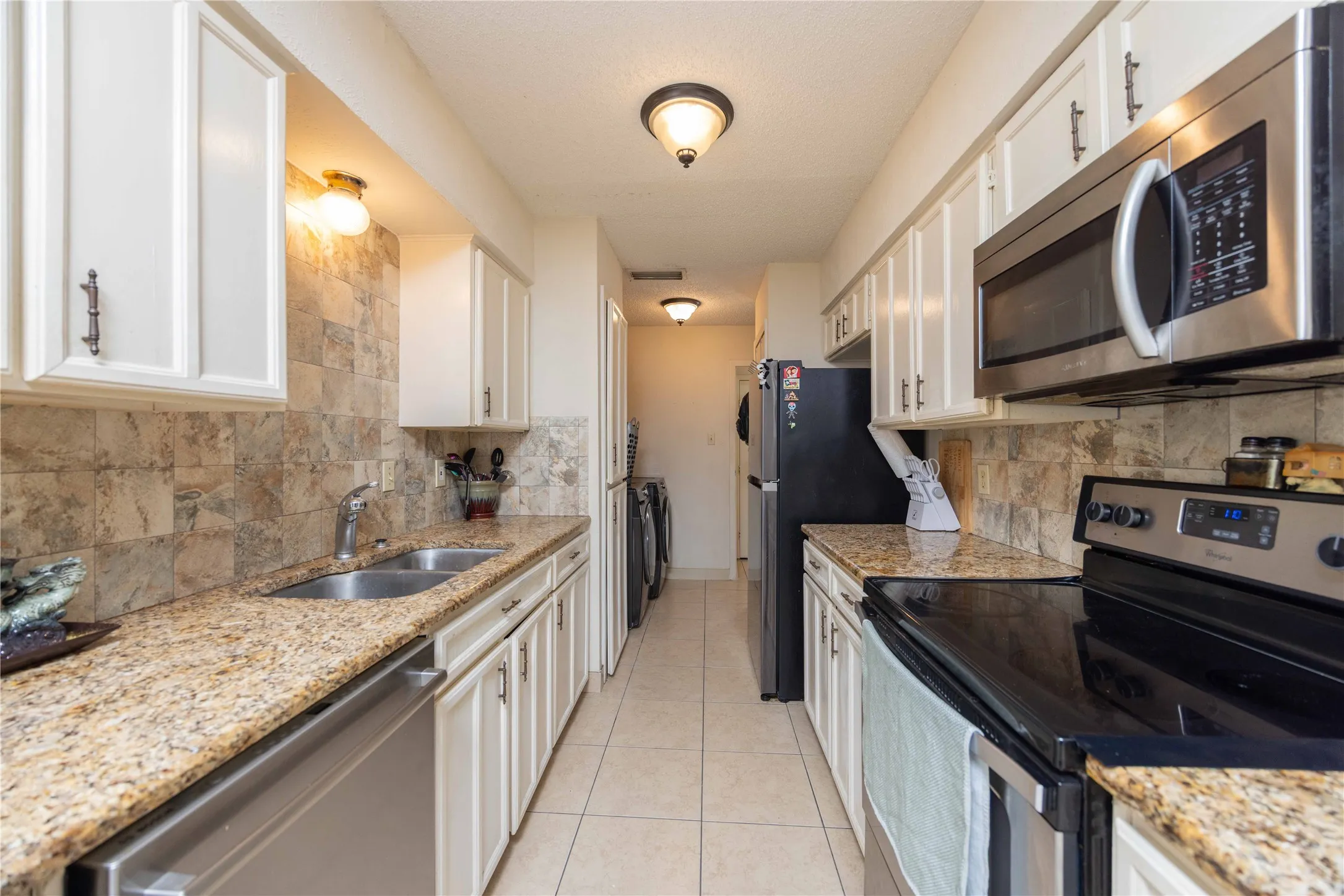 Townhouse For Sale in Dallas County , 4806 Rollingwood Court, Garland, Texas 75043, 3 Bedroom, 3 Bathroom, Garage spaces, 1,582 Sqft, built in 1973, mls#21261969, Real Estate Agent in Garland, Homes For Sale in Dallas county, Homes For Sale in Garland, Realtor in Garland Texas, Real Estate Brokerage Independent Realty Texas, Luminita Cordes Realtor