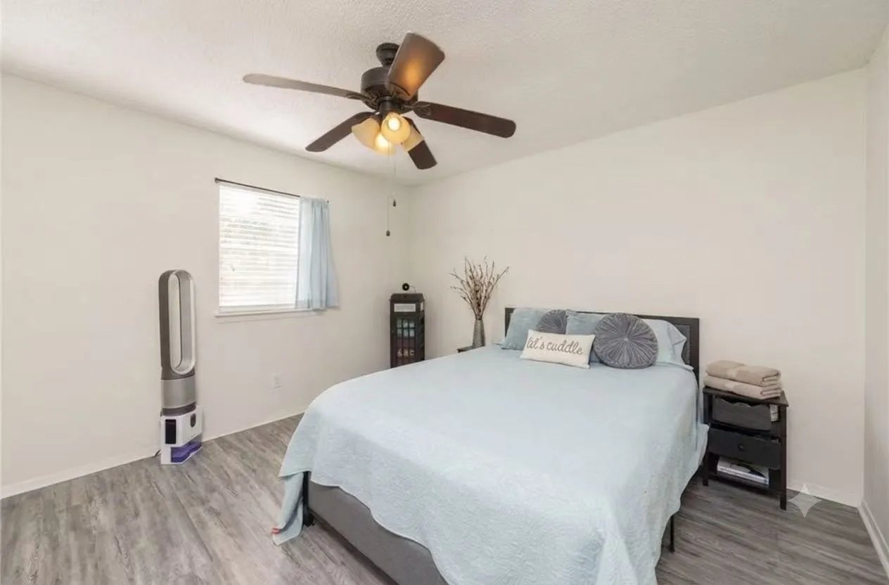 Townhouse For Sale in Dallas County , 4806 Rollingwood Court, Garland, Texas 75043, 3 Bedroom, 3 Bathroom, Garage spaces, 1,582 Sqft, built in 1973, mls#21261969, Real Estate Agent in Garland, Homes For Sale in Dallas county, Homes For Sale in Garland, Realtor in Garland Texas, Real Estate Brokerage Independent Realty Texas, Luminita Cordes Realtor
