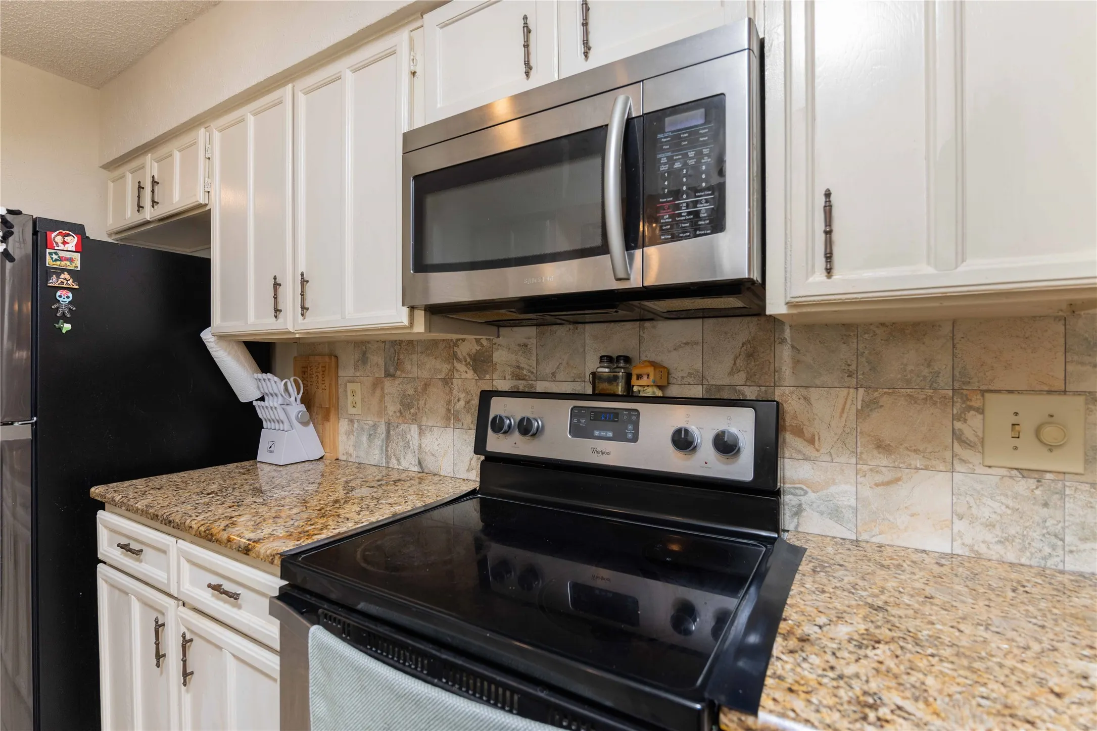 Townhouse For Sale in Dallas County , 4806 Rollingwood Court, Garland, Texas 75043, 3 Bedroom, 3 Bathroom, Garage spaces, 1,582 Sqft, built in 1973, mls#21261969, Real Estate Agent in Garland, Homes For Sale in Dallas county, Homes For Sale in Garland, Realtor in Garland Texas, Real Estate Brokerage Independent Realty Texas, Luminita Cordes Realtor